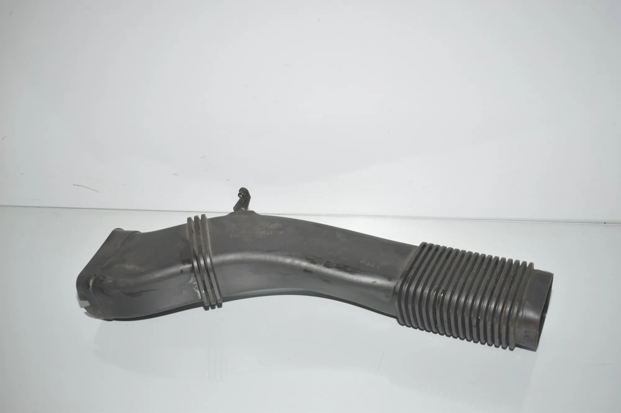 Air Intake Tube – OEM 7823212 · BMW 5 Touring (F11) 530 d xDrive 2011