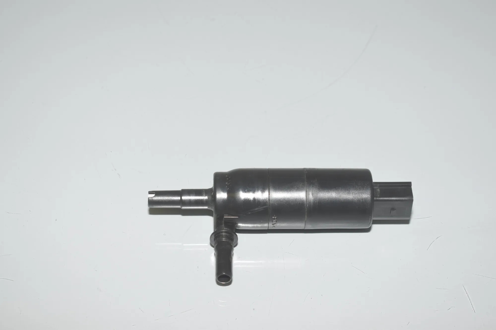 Headlight Washer Motor – OEM 7217792 · BMW 5 Touring (F11) 530 d xDrive 2011 – 3
