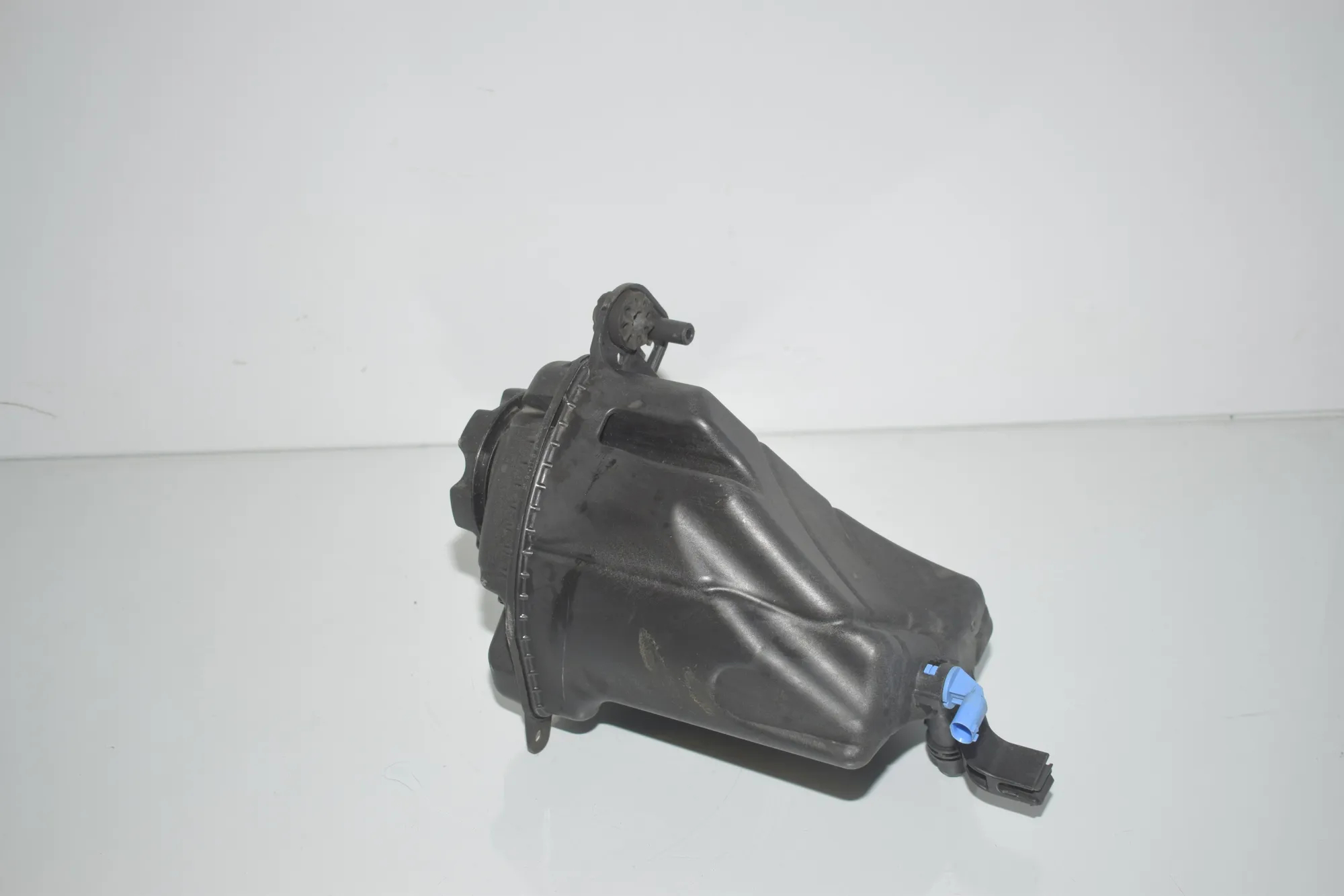 Expansion Tank – OEM 7601949 · BMW 5 Touring (F11) 530 d xDrive 2011 – 2