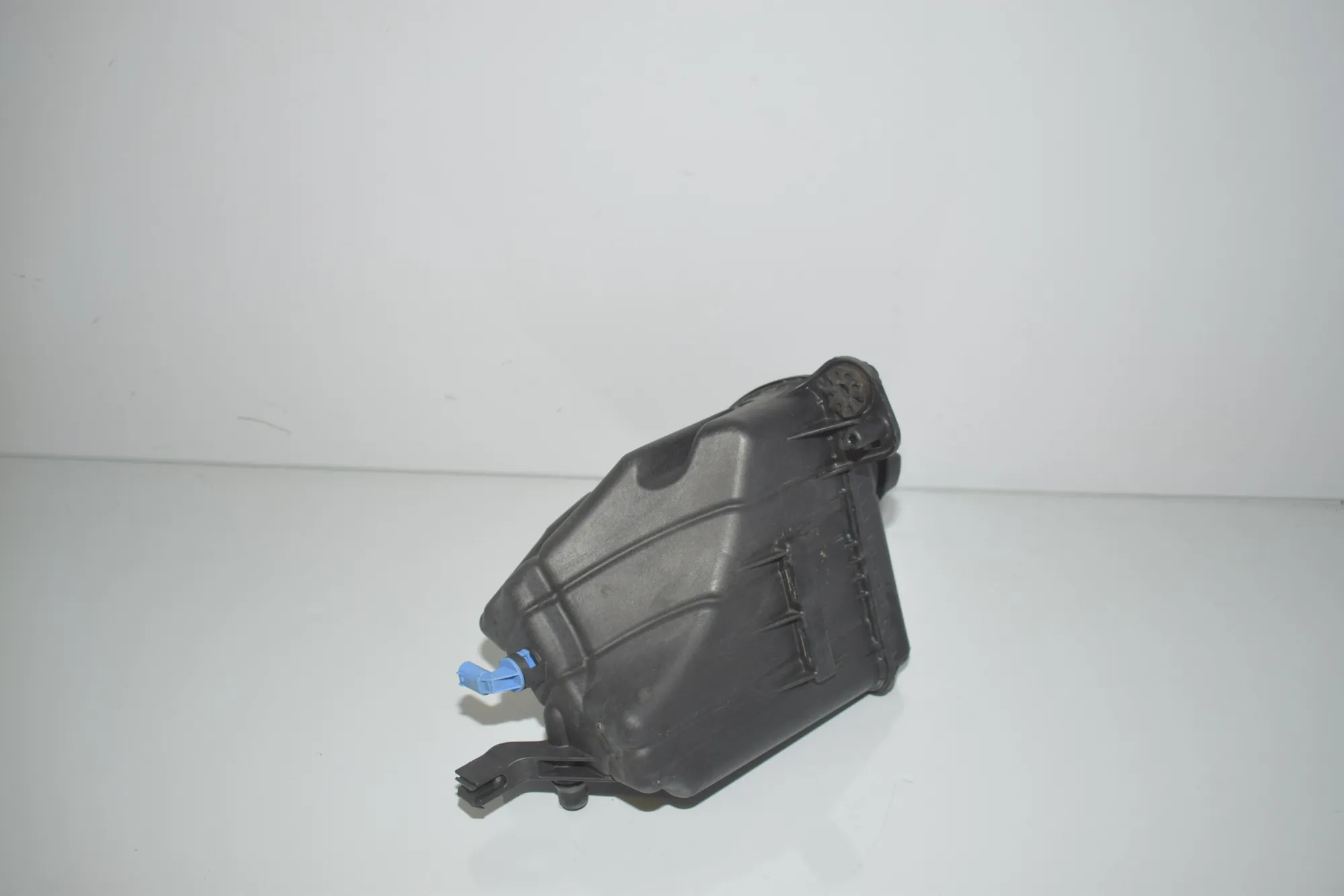 Expansion Tank – OEM 7601949 · BMW 5 Touring (F11) 530 d xDrive 2011