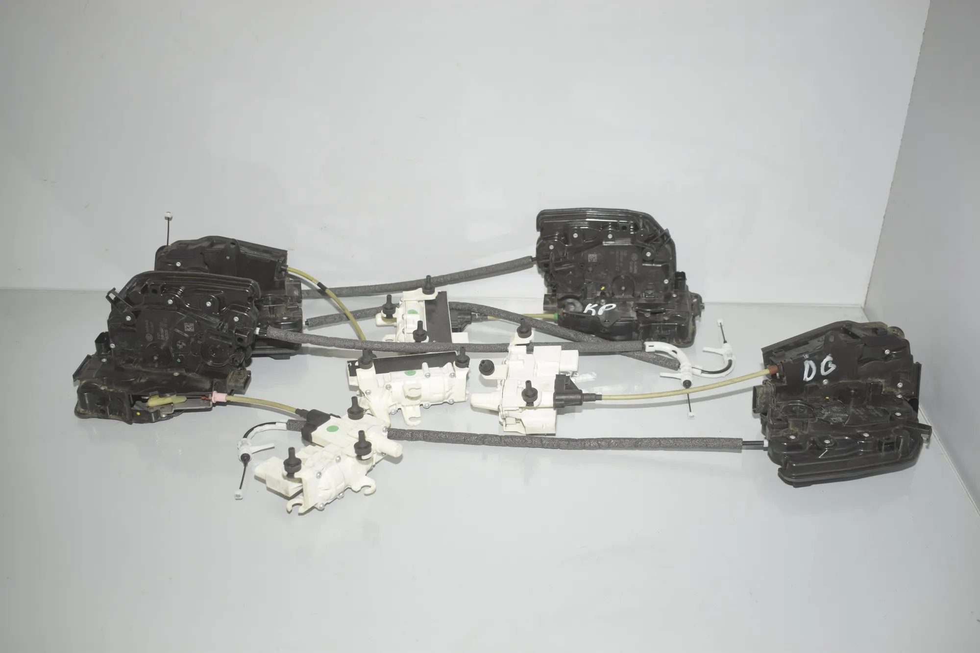 Door Locks Soft Close Kit – OEM 2581896 · BMW 7 (G11, G12) 730 d, Ld 2016