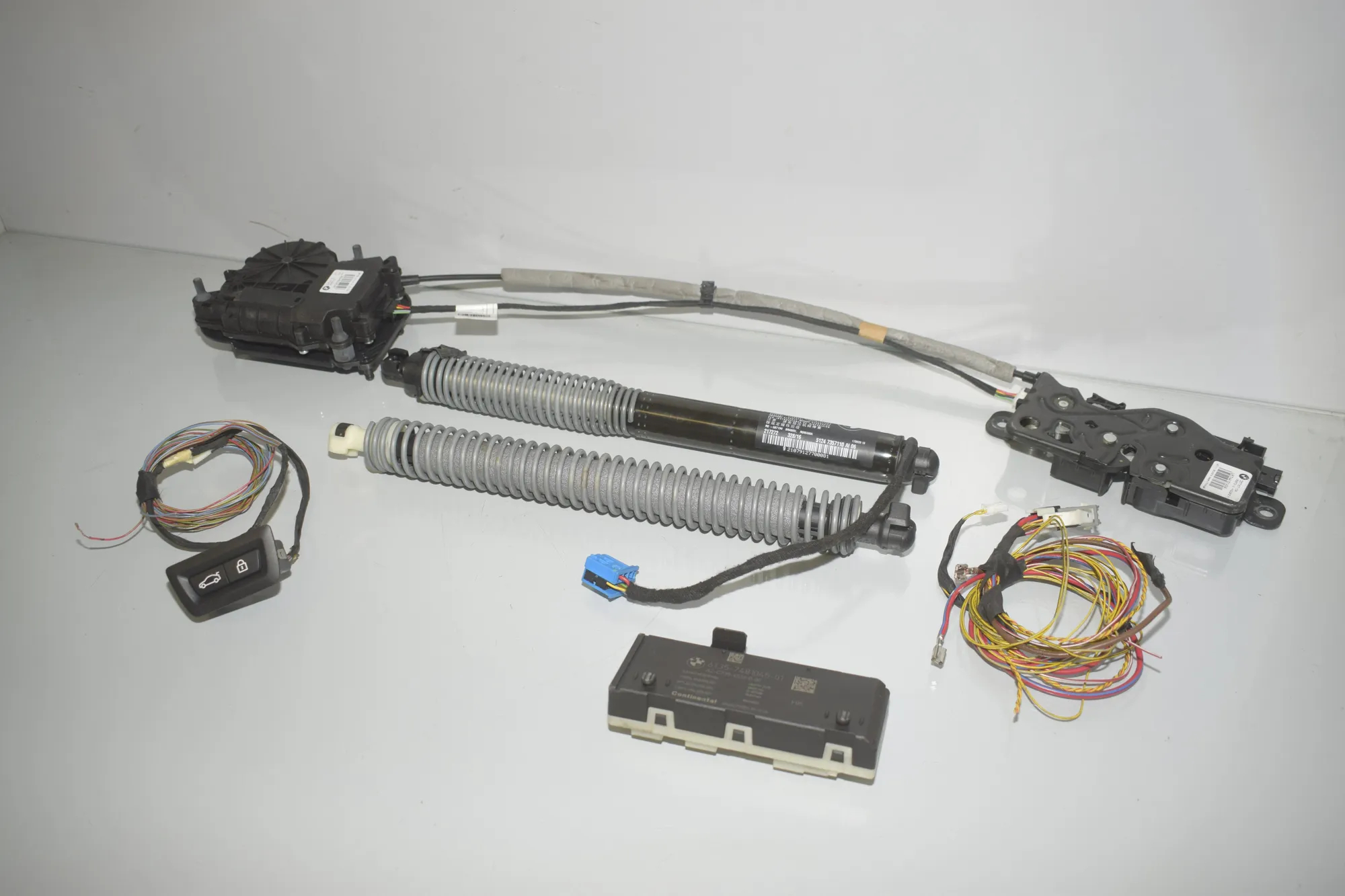 Electric Tailgate Opening Kit – OEM 9275121 · BMW 7 (G11, G12) 730 d, Ld 2016 – 3