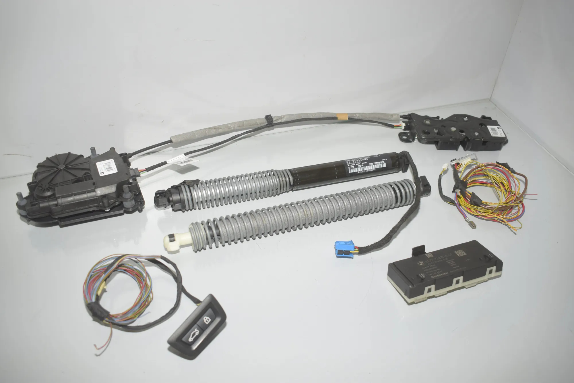 Electric Tailgate Opening Kit – OEM 9275121 · BMW 7 (G11, G12) 730 d, Ld 2016 – 4