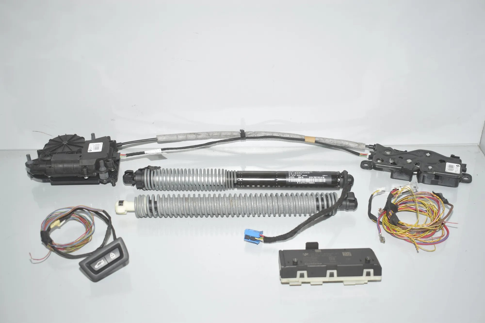 Electric Tailgate Opening Kit – OEM 9275121 · BMW 7 (G11, G12) 730 d, Ld 2016