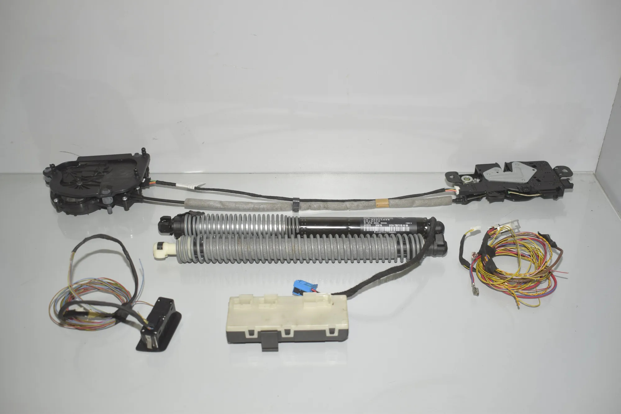 Electric Tailgate Opening Kit – OEM 9275121 · BMW 7 (G11, G12) 730 d, Ld 2016 – 5