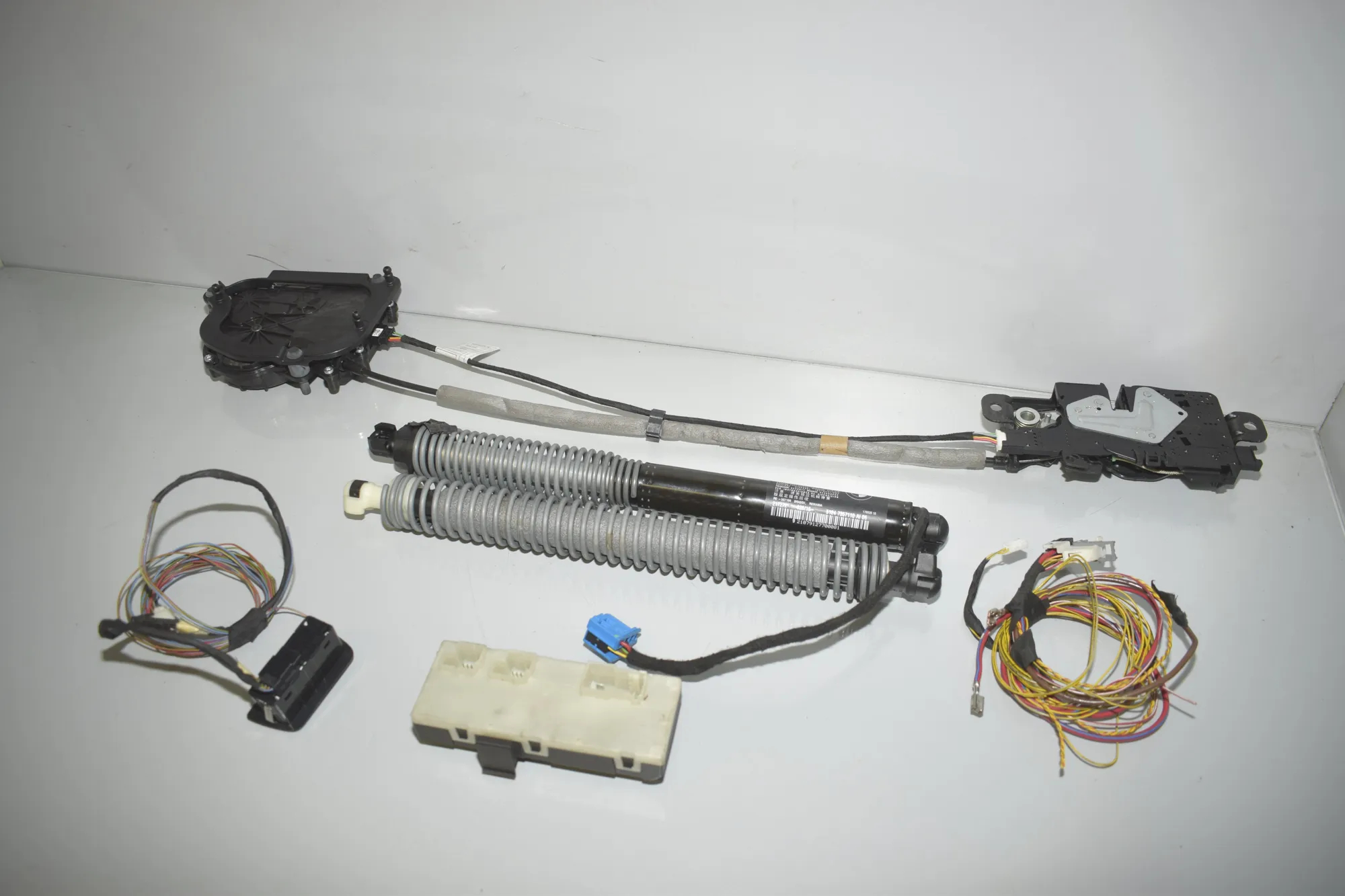 Electric Tailgate Opening Kit – OEM 9275121 · BMW 7 (G11, G12) 730 d, Ld 2016 – 6