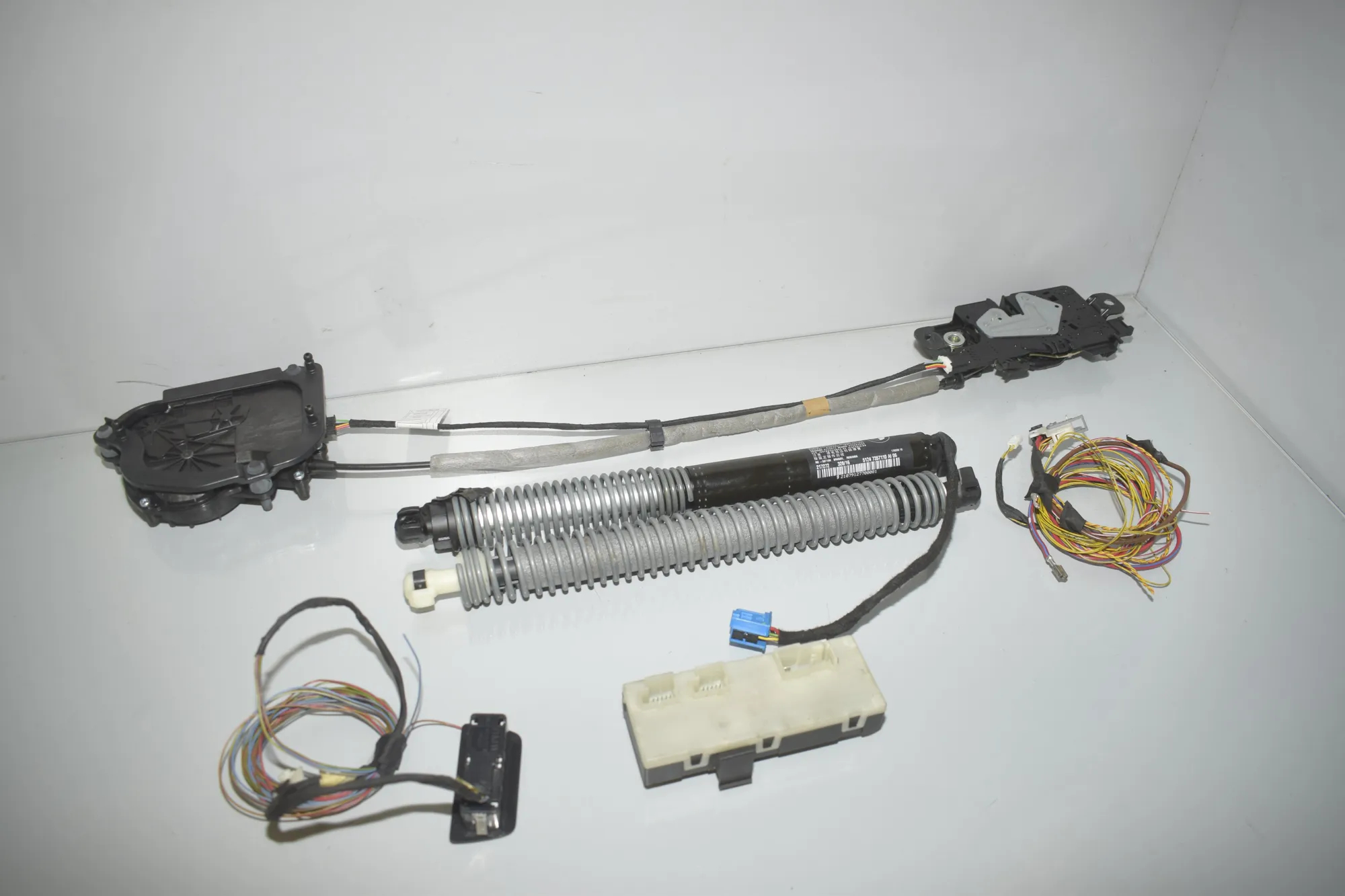 Electric Tailgate Opening Kit – OEM 9275121 · BMW 7 (G11, G12) 730 d, Ld 2016 – 7
