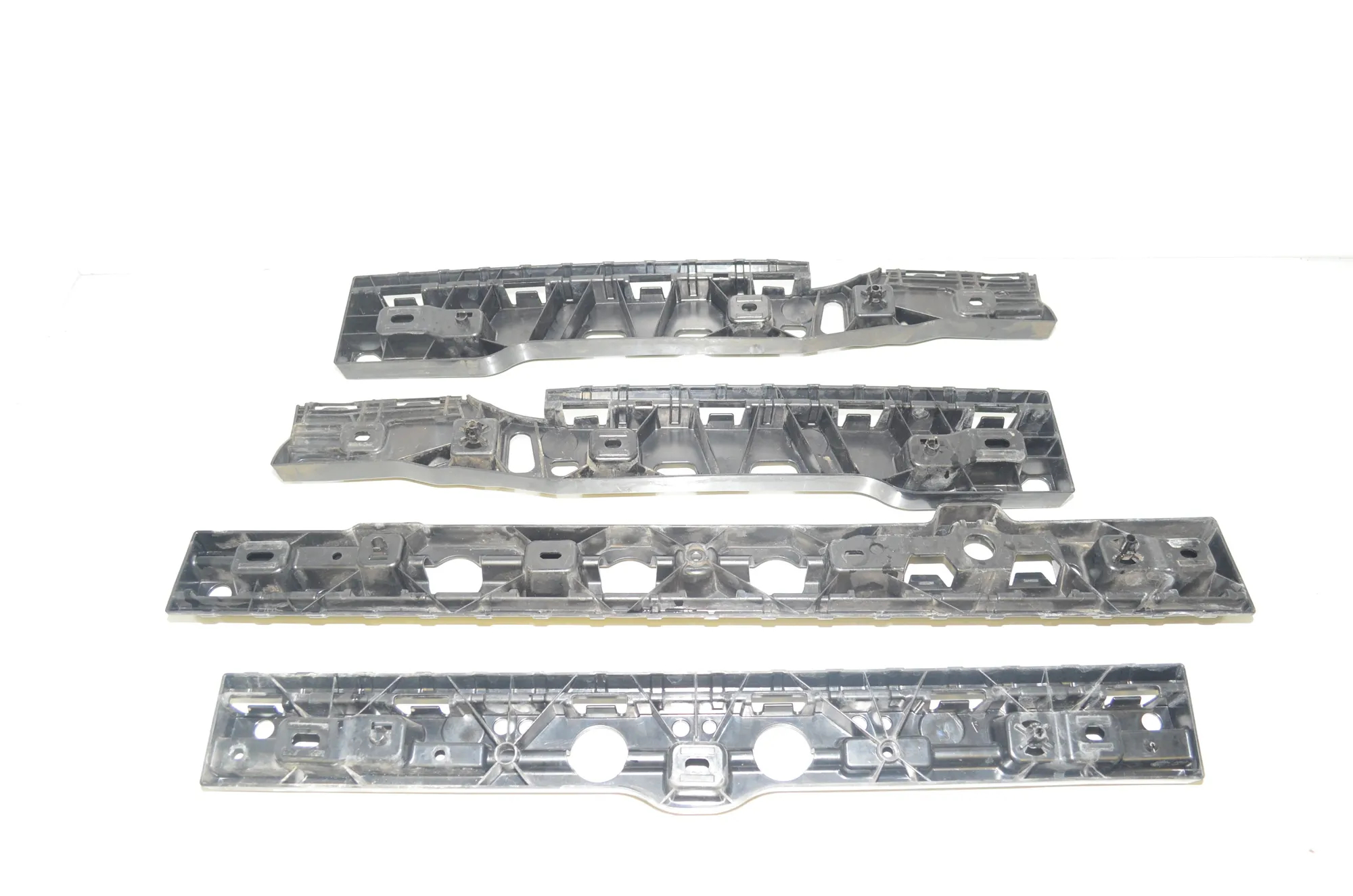 Sideskirt Bracket – OEM 7357134 · BMW 7 (G11, G12) 730 d, Ld 2016 – 4