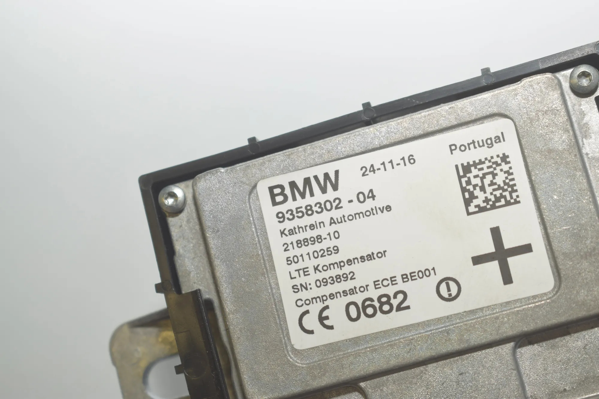 Antenna Amplifier – OEM 9358302 · BMW 7 (G11, G12) 730 d, Ld 2016 – 4