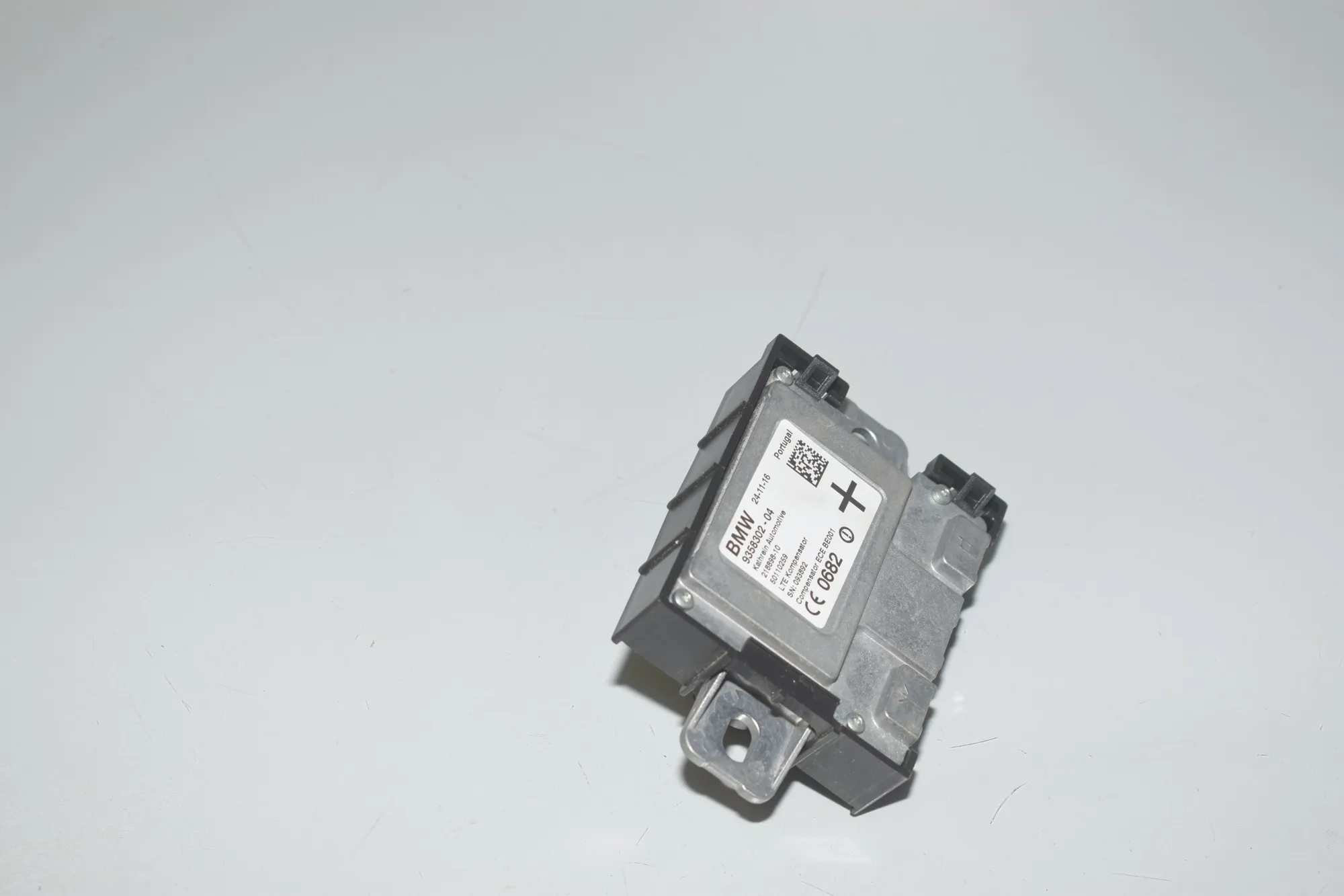 Antenna Amplifier – OEM 9358302 · BMW 7 (G11, G12) 730 d, Ld 2016 – 2