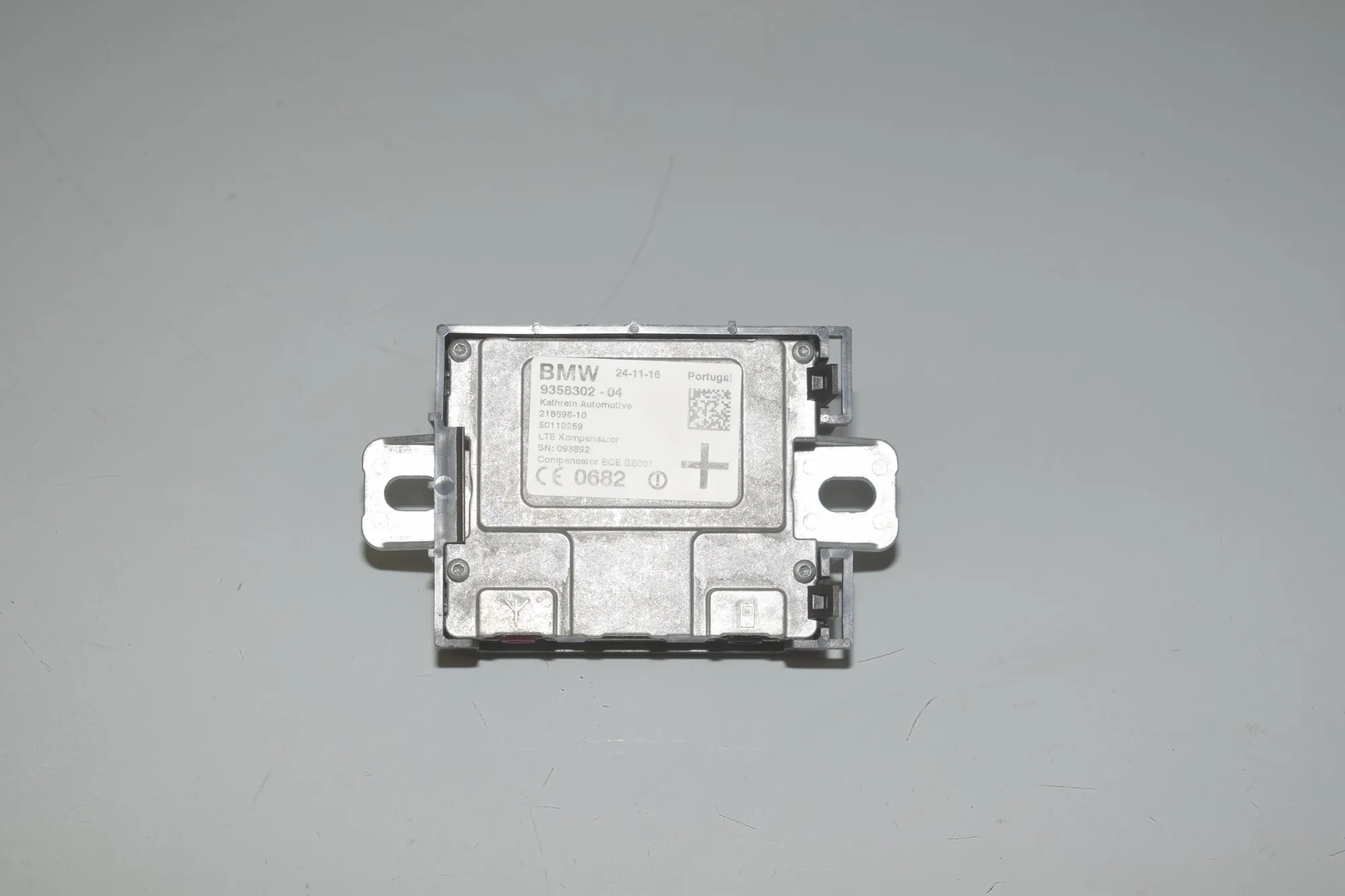 Antenna Amplifier – OEM 9358302 · BMW 7 (G11, G12) 730 d, Ld 2016