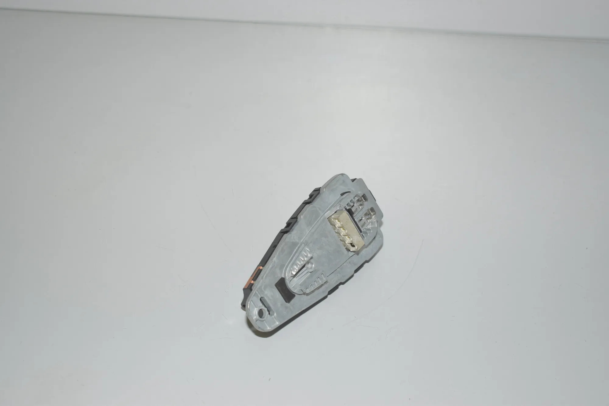 Antenna – OEM 9303037 · BMW 7 (G11, G12) 730 d, Ld 2016 – 4