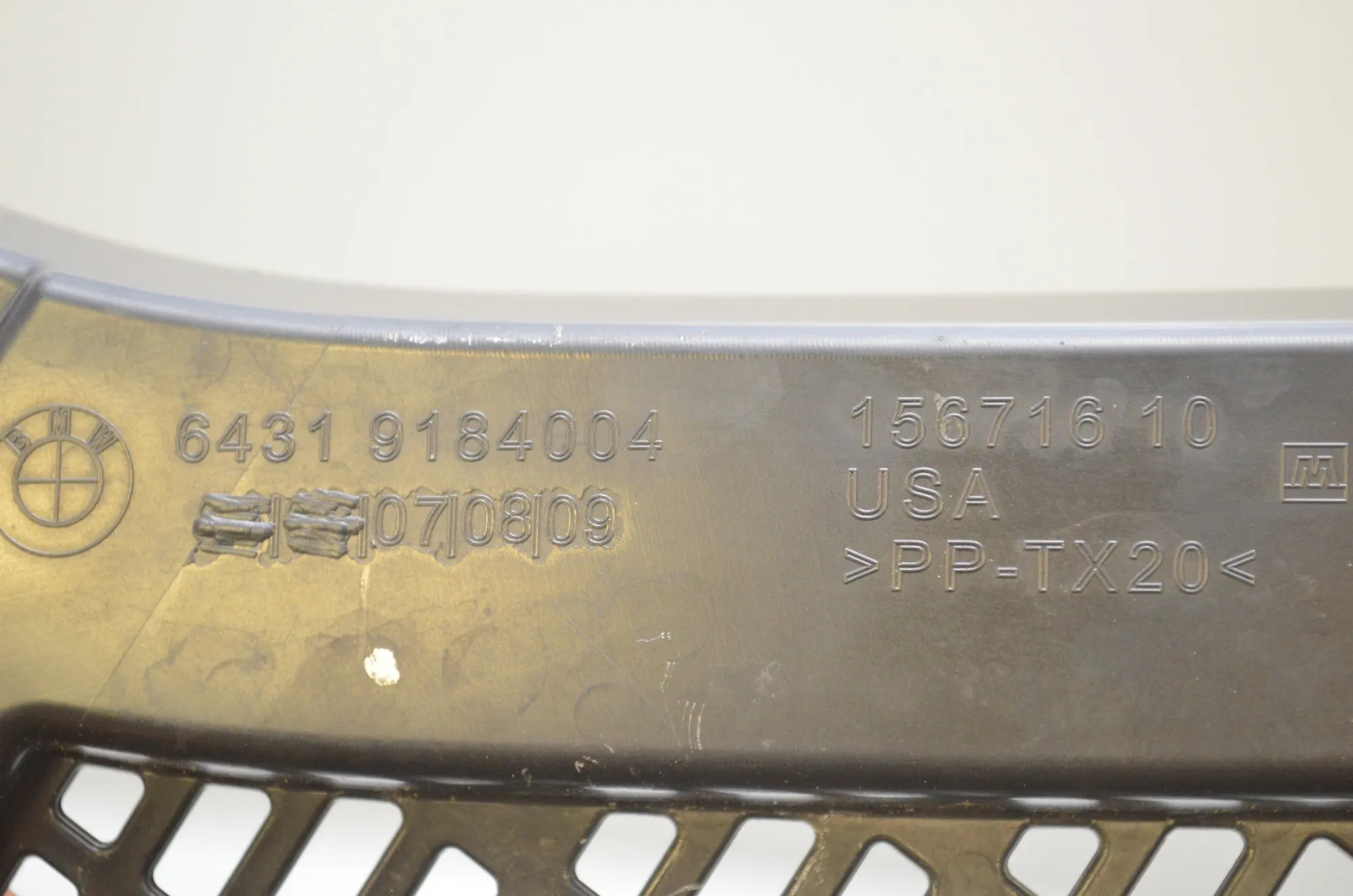 Front Wiper Cowl Trim – OEM 9184004 · BMW X3 (F25) sDrive 20 i 2014 – 5