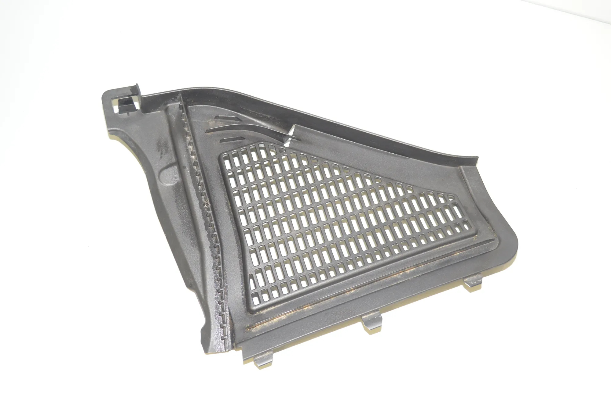 Front Wiper Cowl Trim – OEM 9184004 · BMW X3 (F25) sDrive 20 i 2014 – 2