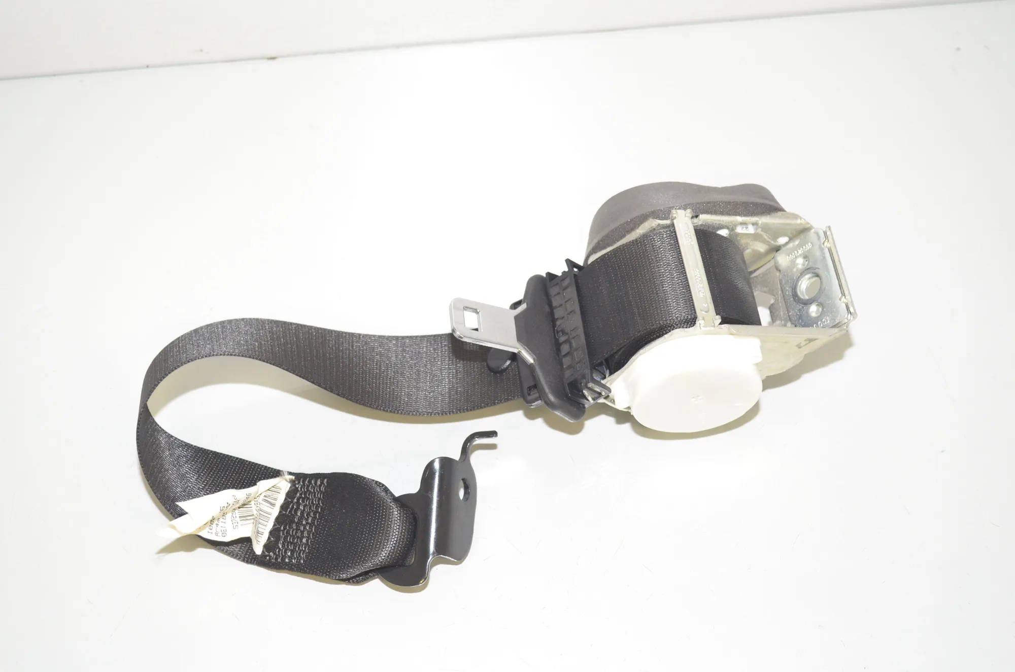 Rear Left Seatbelt – OEM 7258445 · BMW X3 (F25) sDrive 20 i 2014