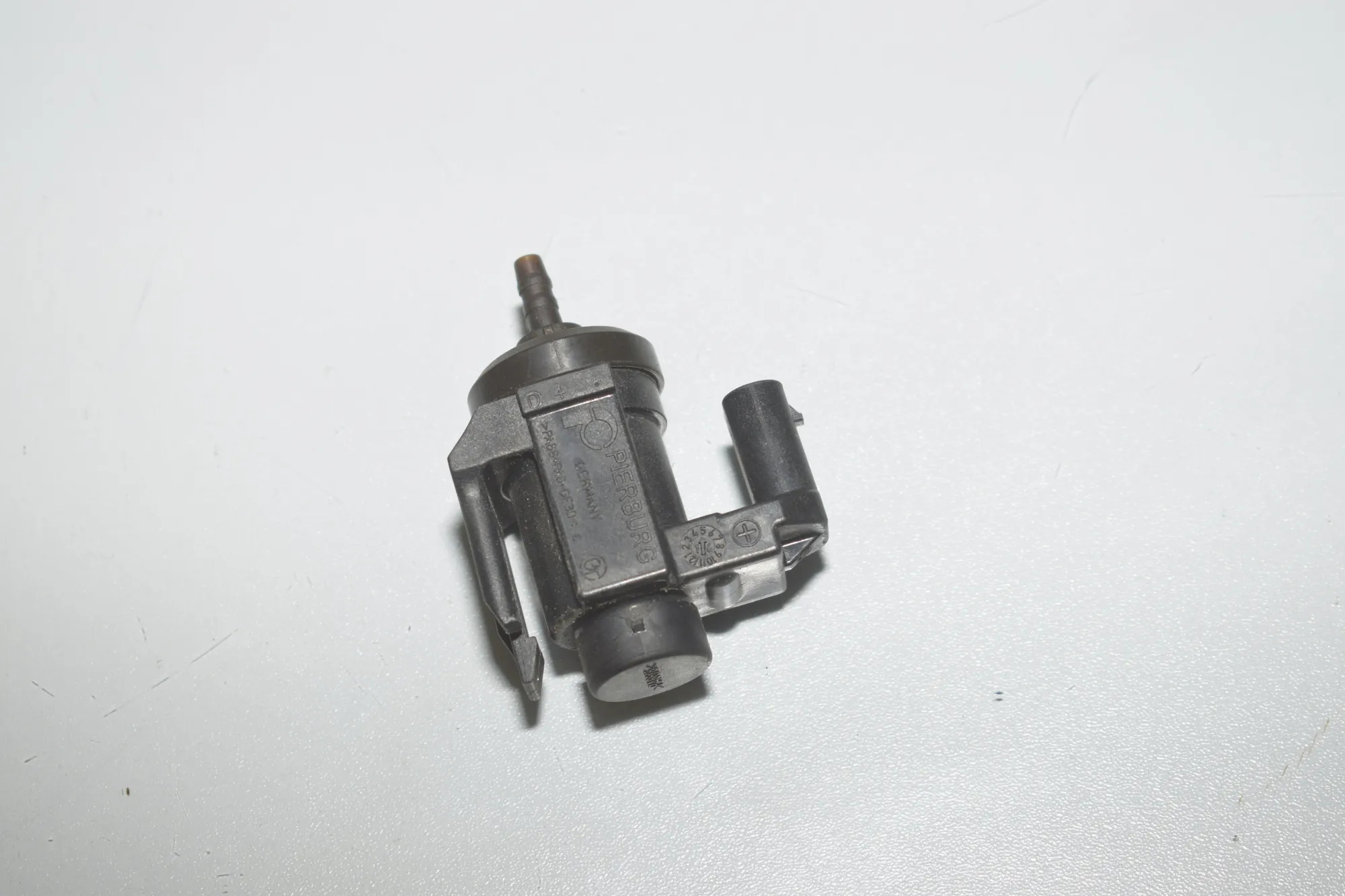 Solenoid Valve – OEM 8570591 · BMW 7 (G11, G12) 730 d, Ld 2016 – 3