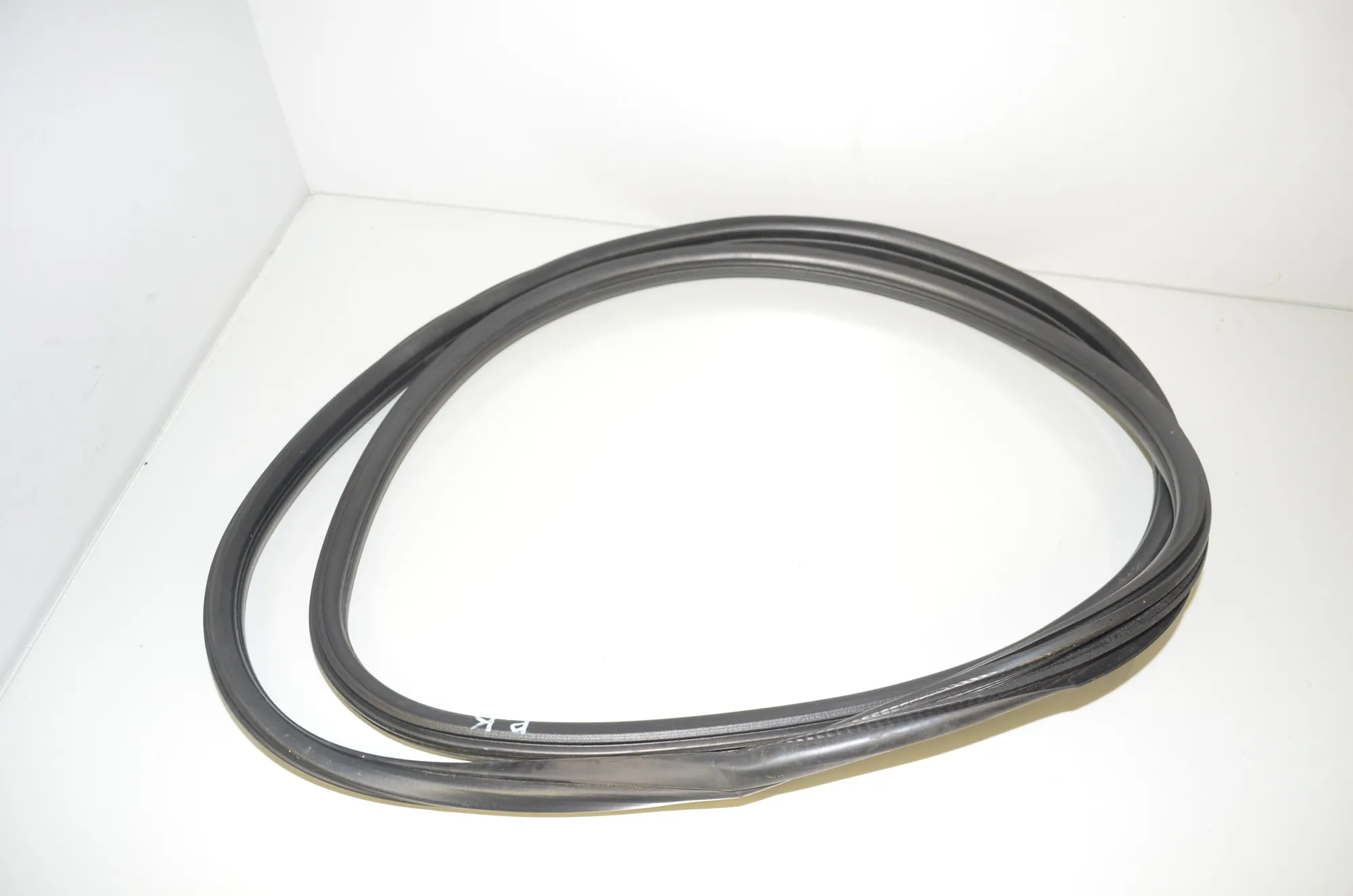 Front Left Door Seal Rubber – OEM 7300242 · BMW X3 (F25) sDrive 20 i 2014 – 2