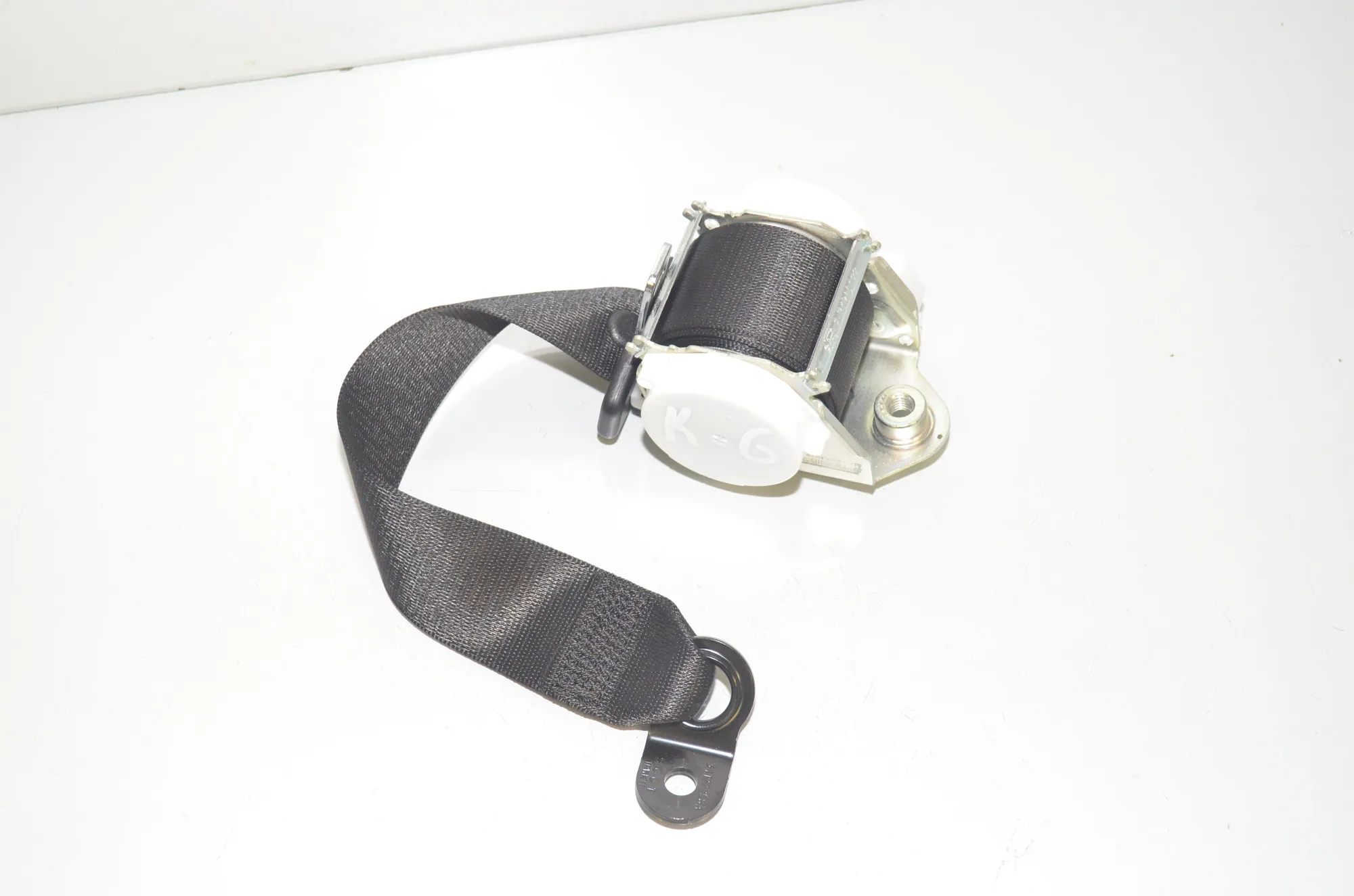 Rear Left Seatbelt – OEM 7305643 · BMW i3 (I01) Hybrid 2018 – 2