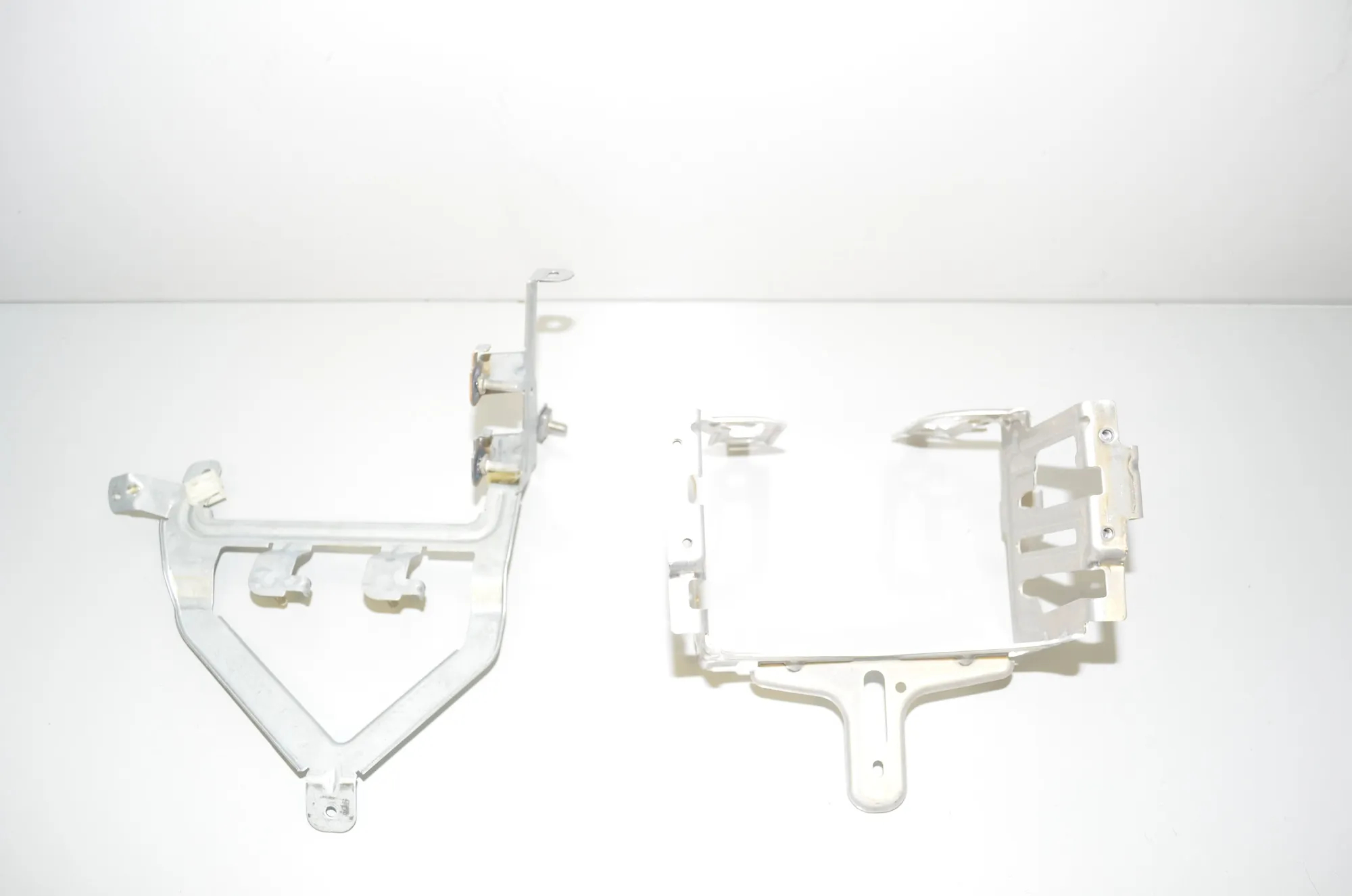 Bracket – OEM 9251523 · BMW i3 (I01) Hybrid 2018 – 3