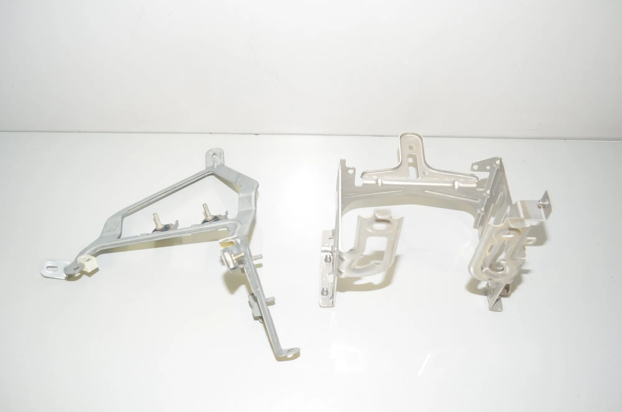 Bracket – OEM 9251523 · BMW i3 (I01) Hybrid 2018 – 2