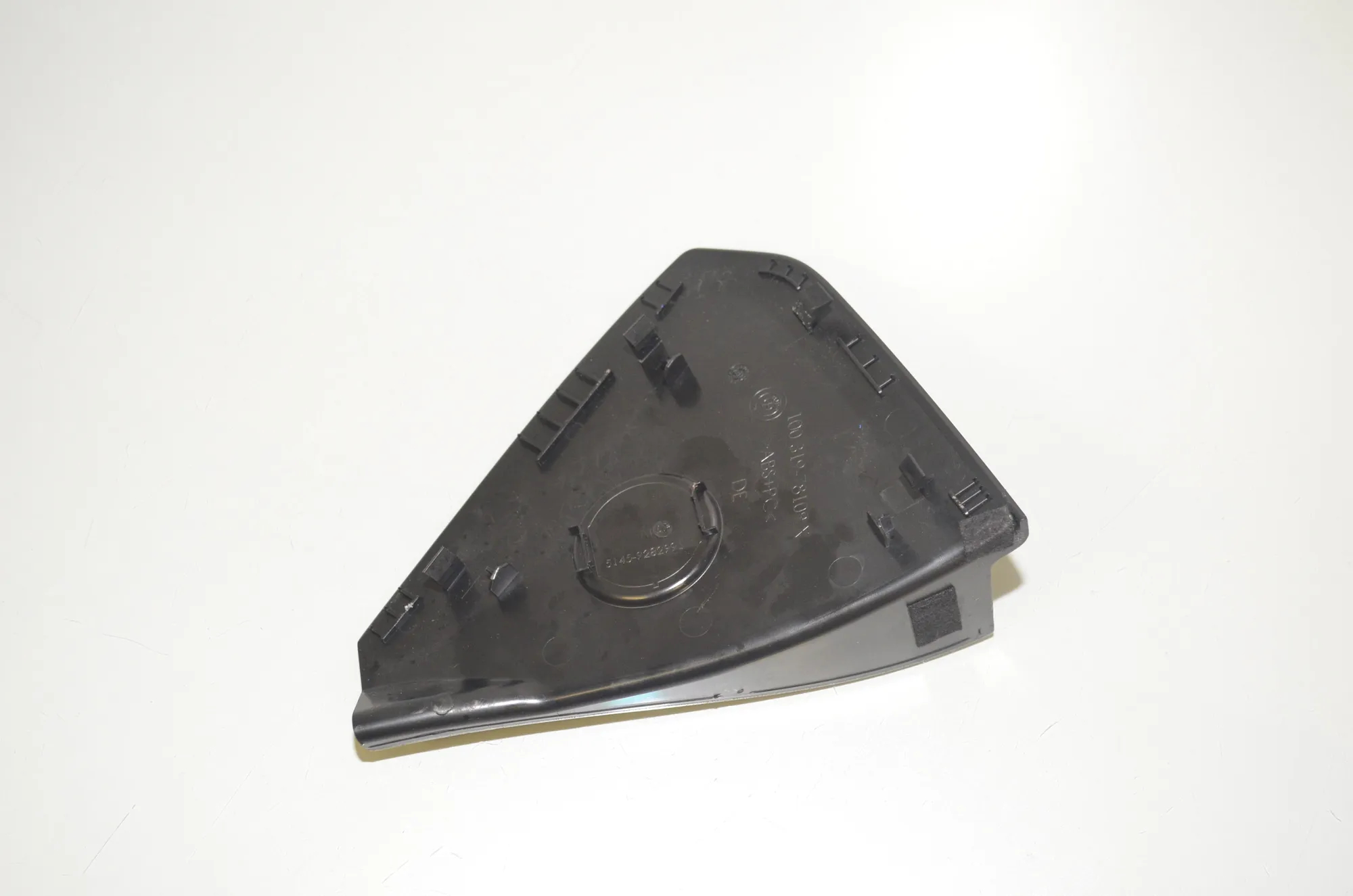 Dashboard Side Trim – OEM 978109 · BMW i3 (I01) Hybrid 2018 – 4