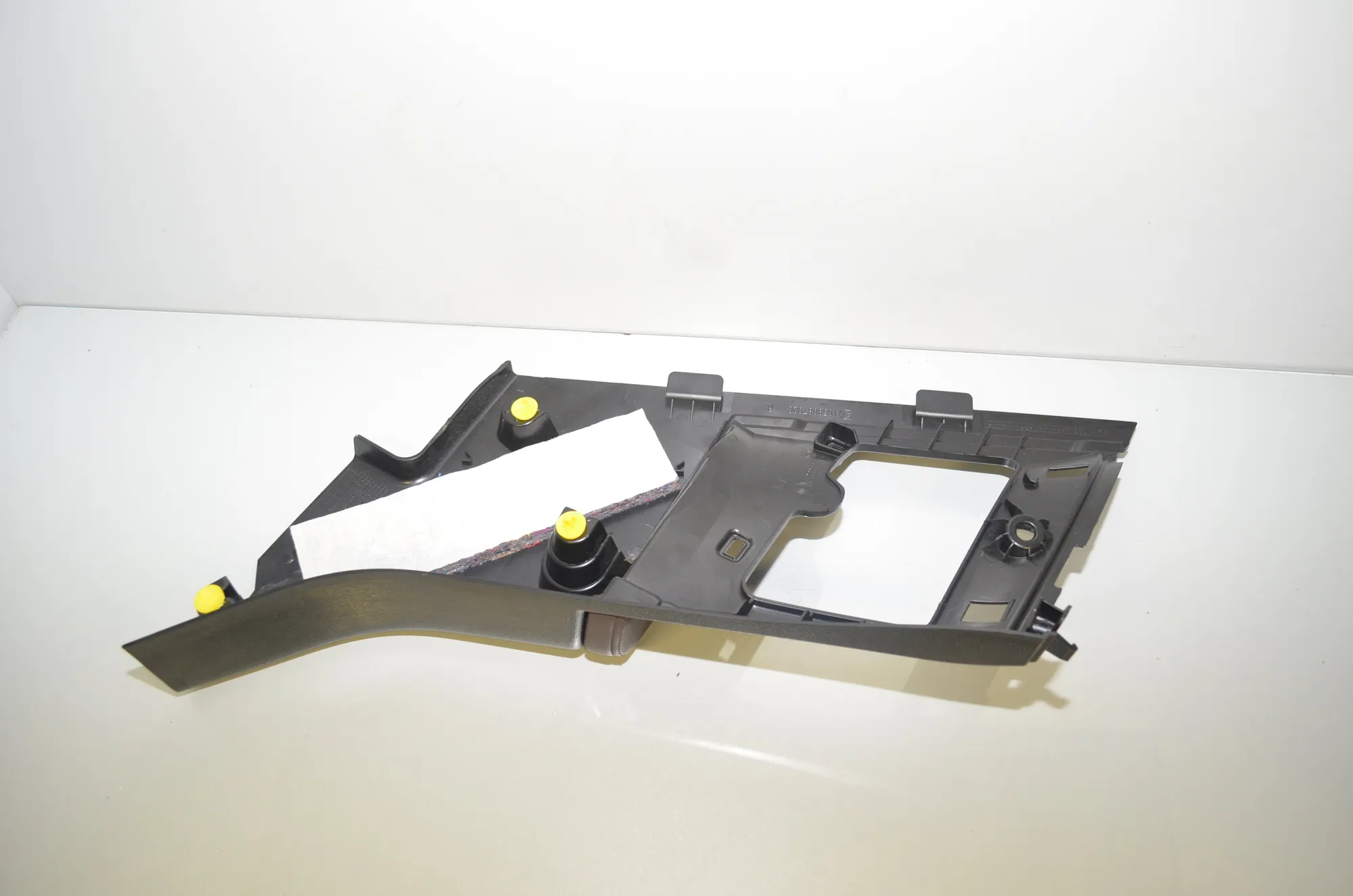 Right Side Pillar Trim – OEM 7272428 · BMW i3 (I01) Hybrid 2018 – 3