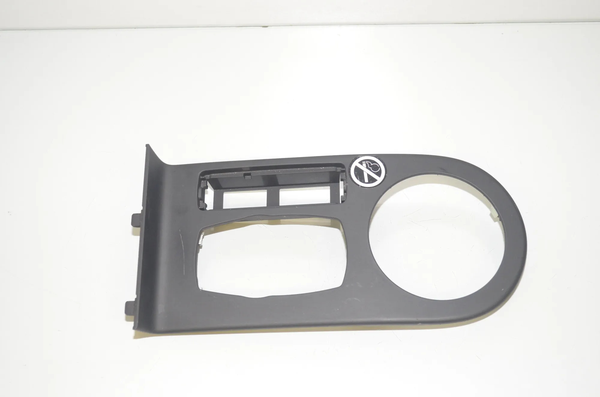 Center Console Trim – OEM 9283137 · BMW i3 (I01) Hybrid 2018