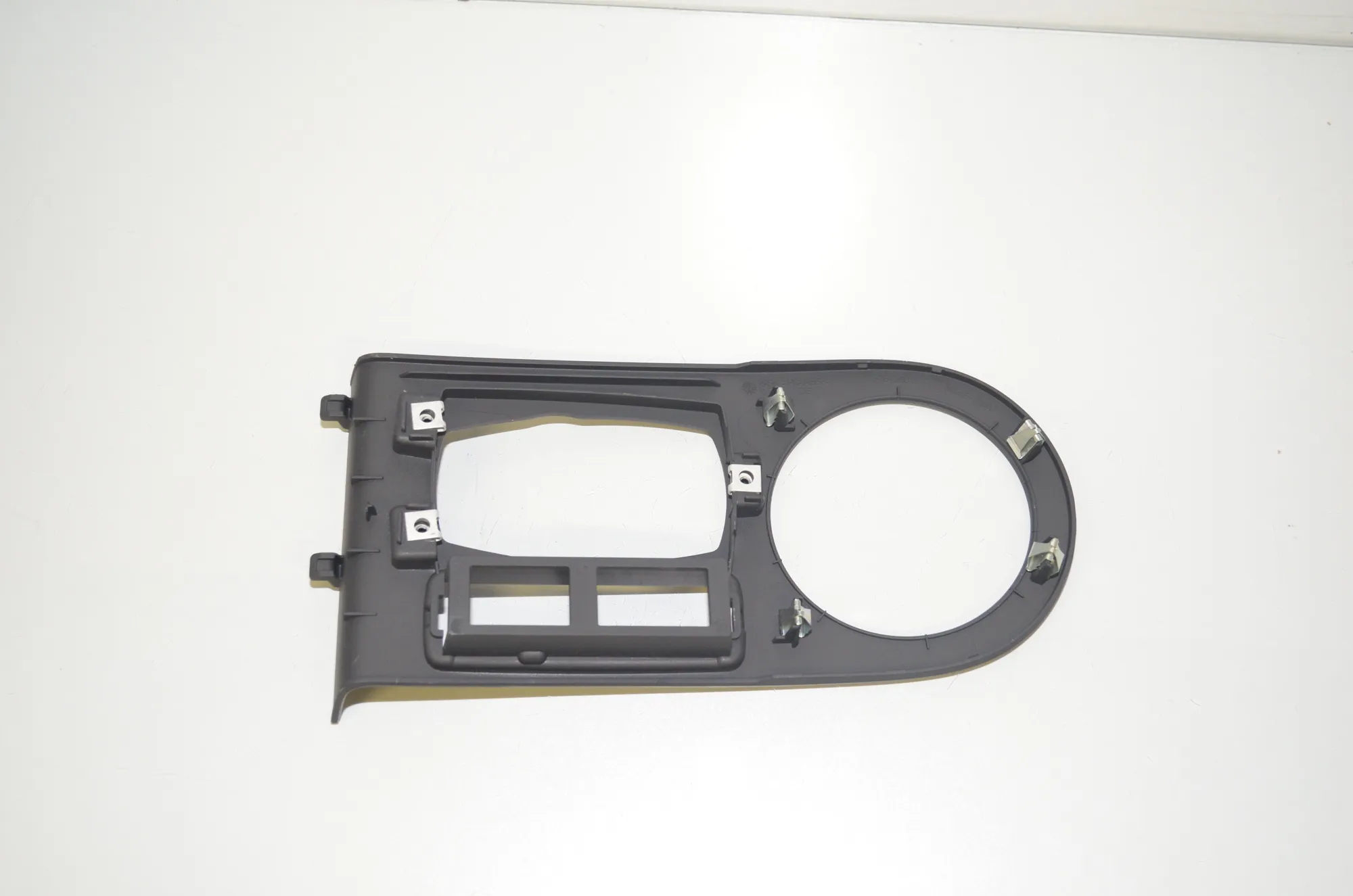 Center Console Trim – OEM 9283137 · BMW i3 (I01) Hybrid 2018 – 4