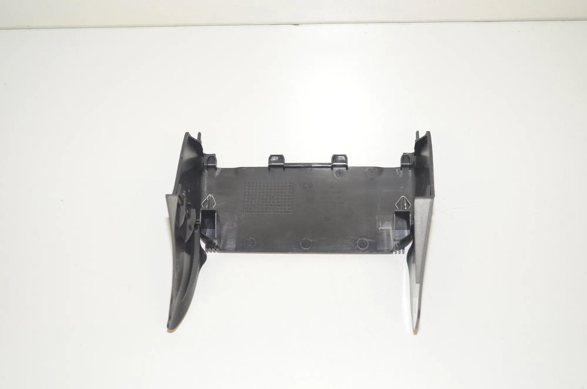 Steering Mechanism Trim – OEM 9282940 · BMW i3 (I01) Hybrid 2018 – 2