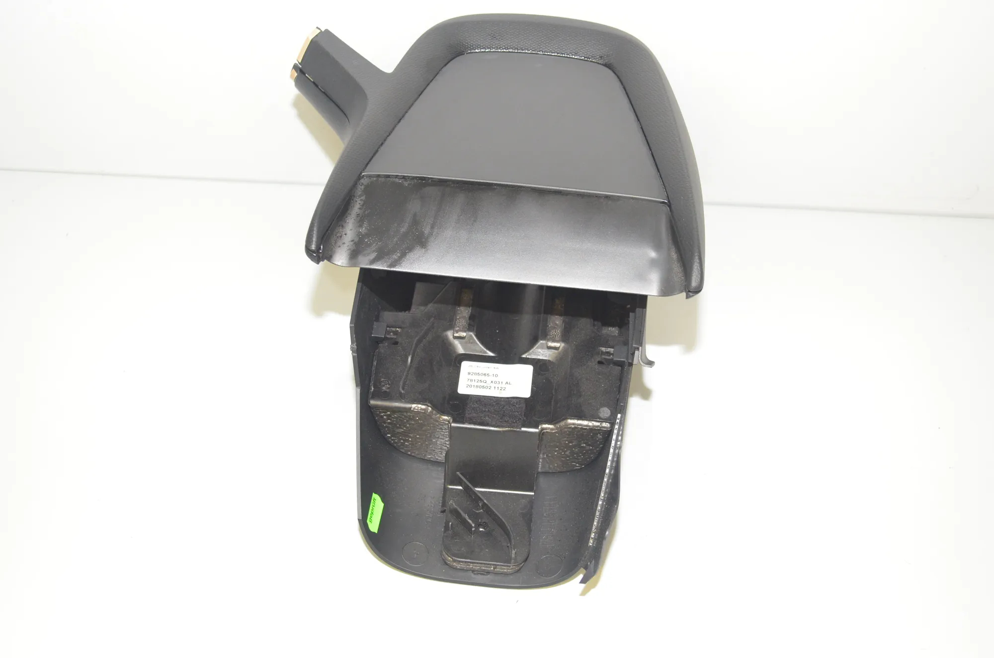 Steering Mechanism Trim – OEM 9285065 · BMW i3 (I01) Hybrid 2018 – 5