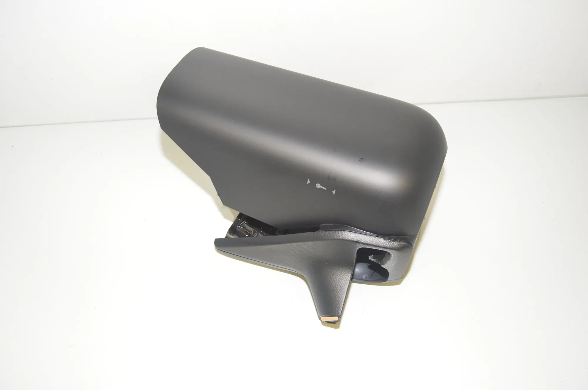 Steering Mechanism Trim – OEM 9285065 · BMW i3 (I01) Hybrid 2018 – 2