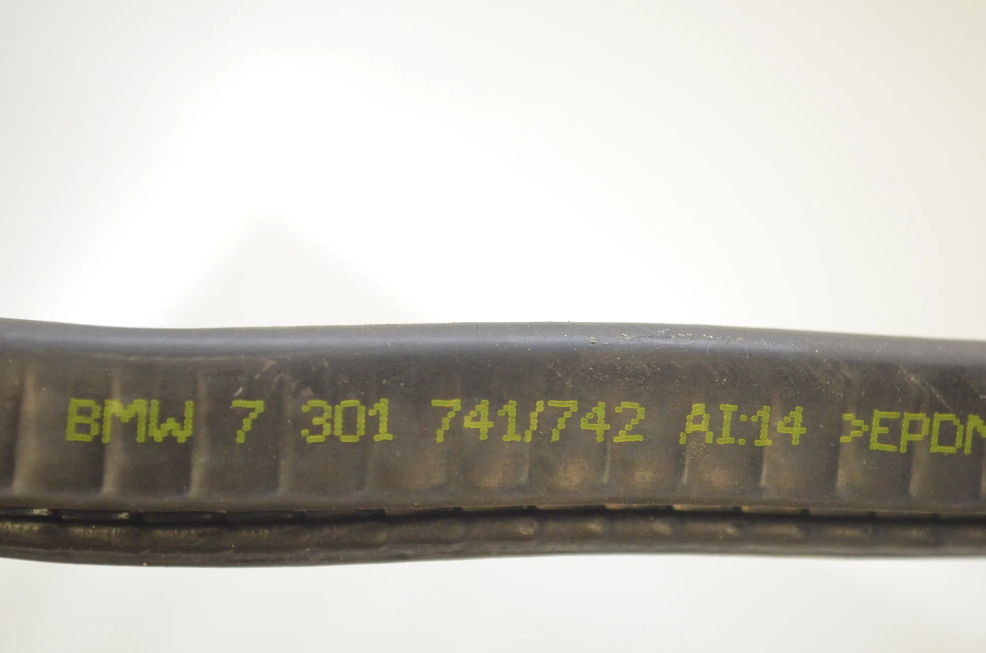Front Right Door Seal Rubber – OEM 7301741 · BMW i3 (I01) Hybrid 2018 – 4