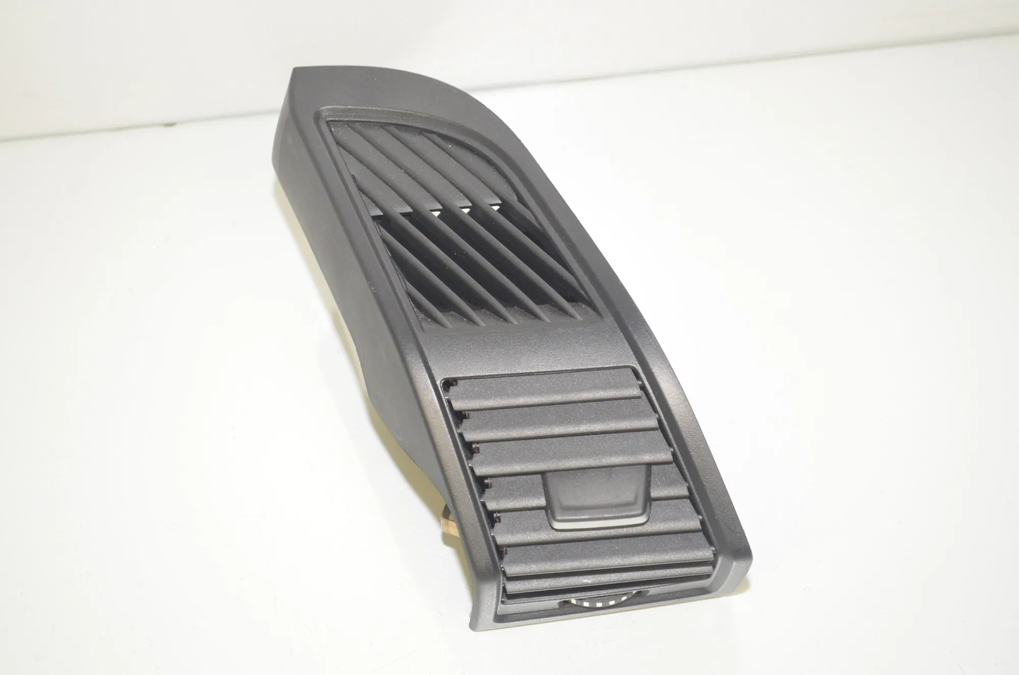 Dashboard Air Vents – OEM 9283003 · BMW i3 (I01) Hybrid 2018