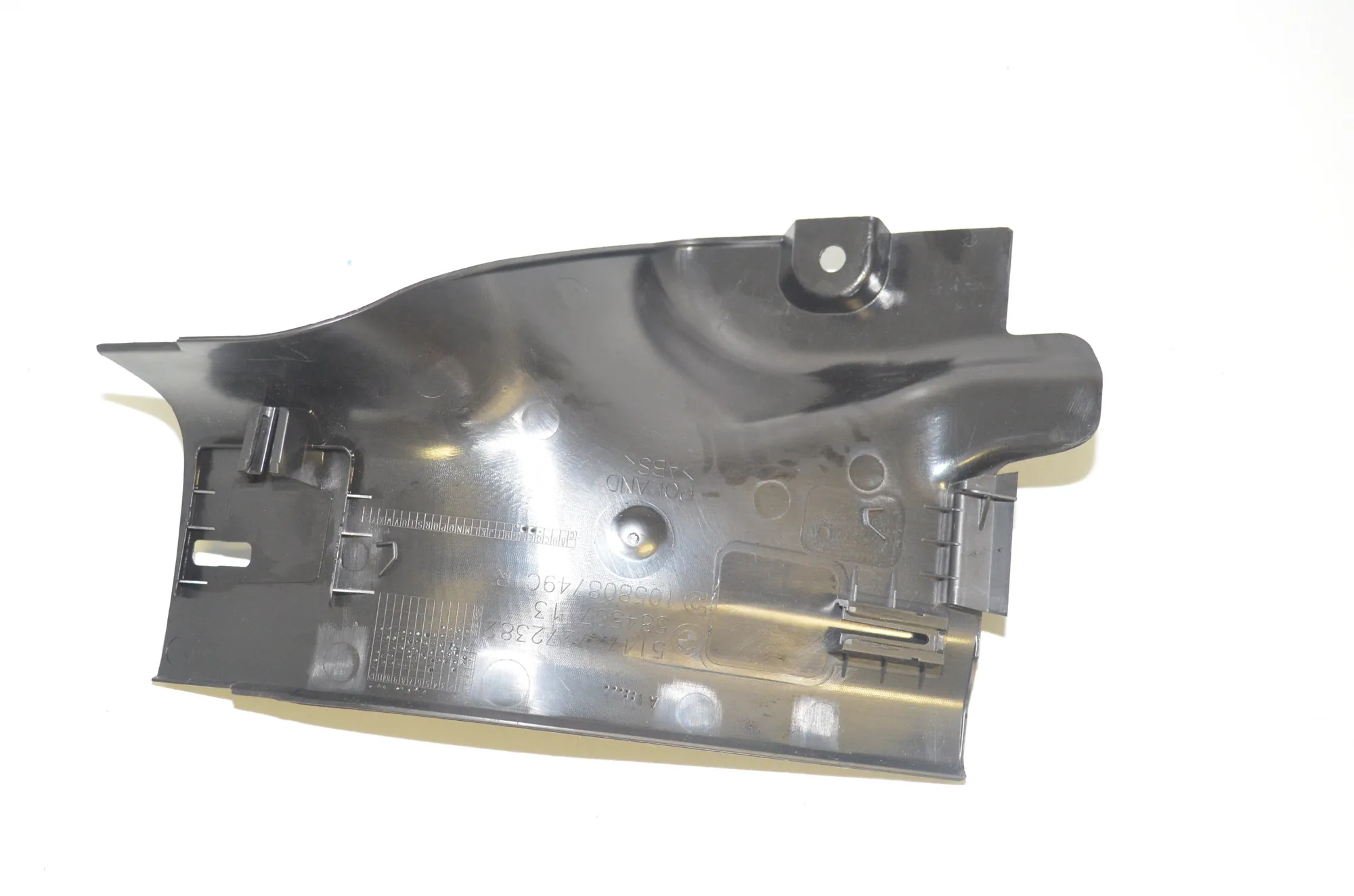 Rear Right Interior Step Trim – OEM 7272382 · BMW i3 (I01) Hybrid 2018 – 3