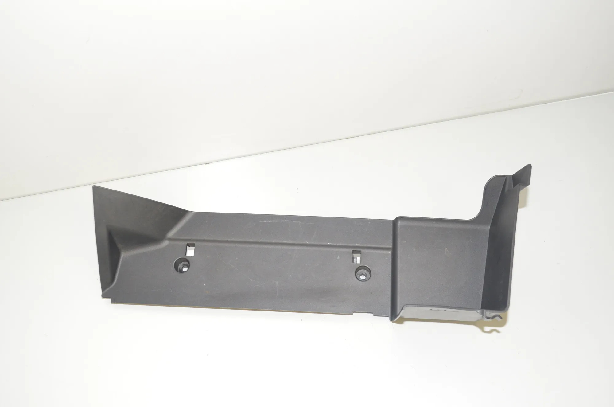 Dashboard Lower Trim – OEM 9283032 · BMW i3 (I01) Hybrid 2018
