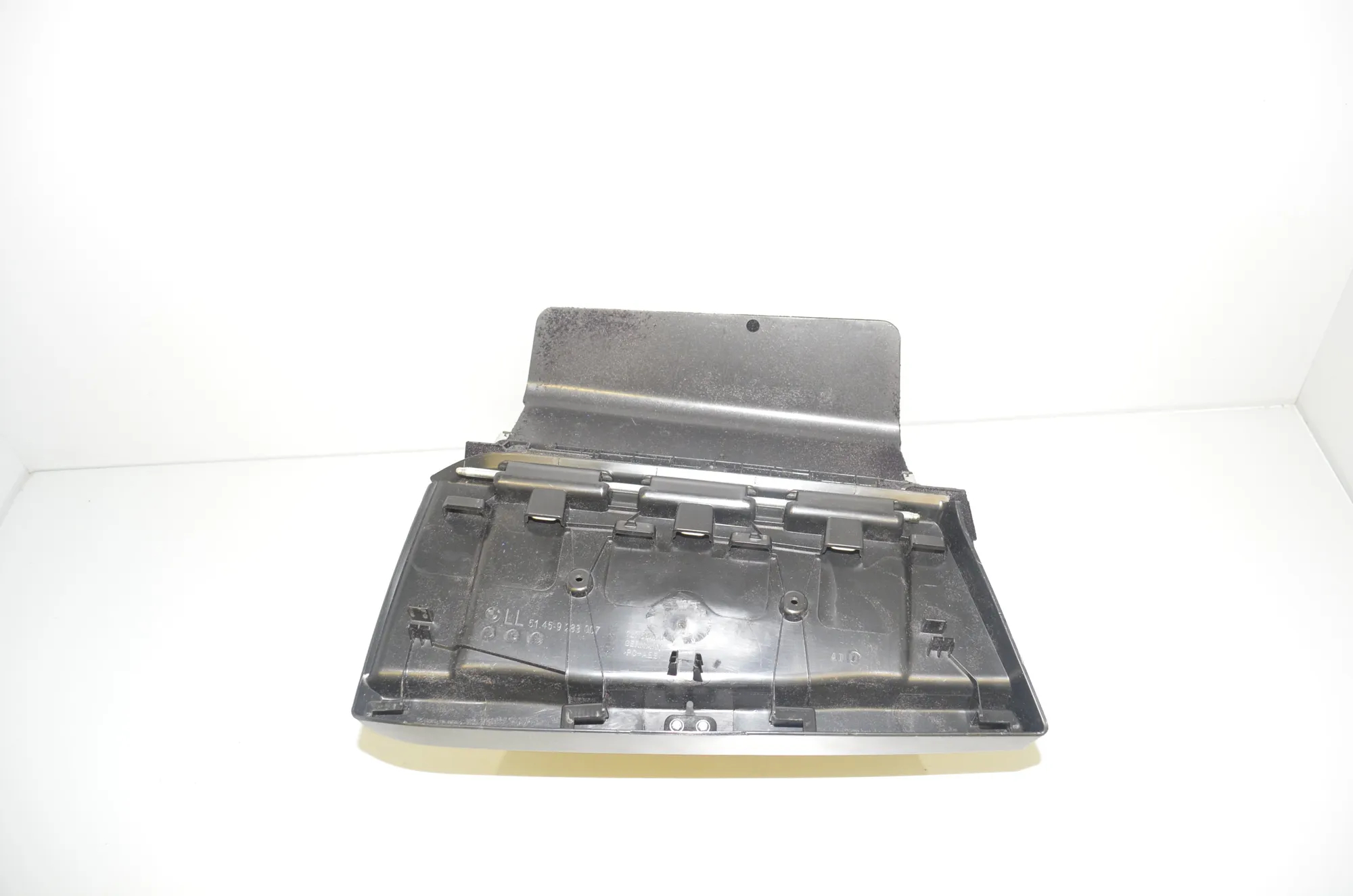Glove Compartment – OEM 9283011 · BMW i3 (I01) Hybrid 2018 – 2
