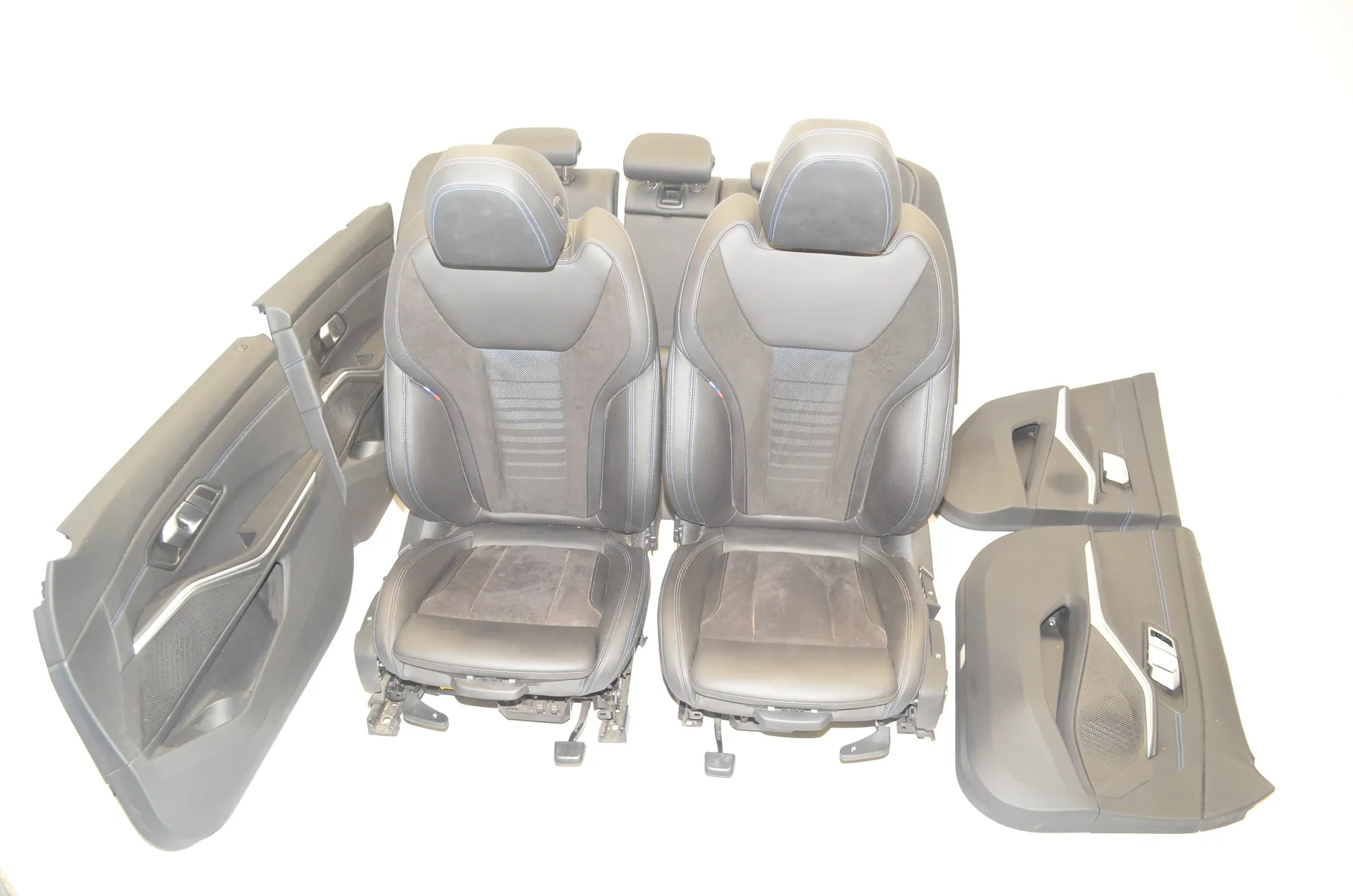 Seat set · BMW 3 (G20, G28) (2018 - -) 330 e Plug-in-Hybrid 2021