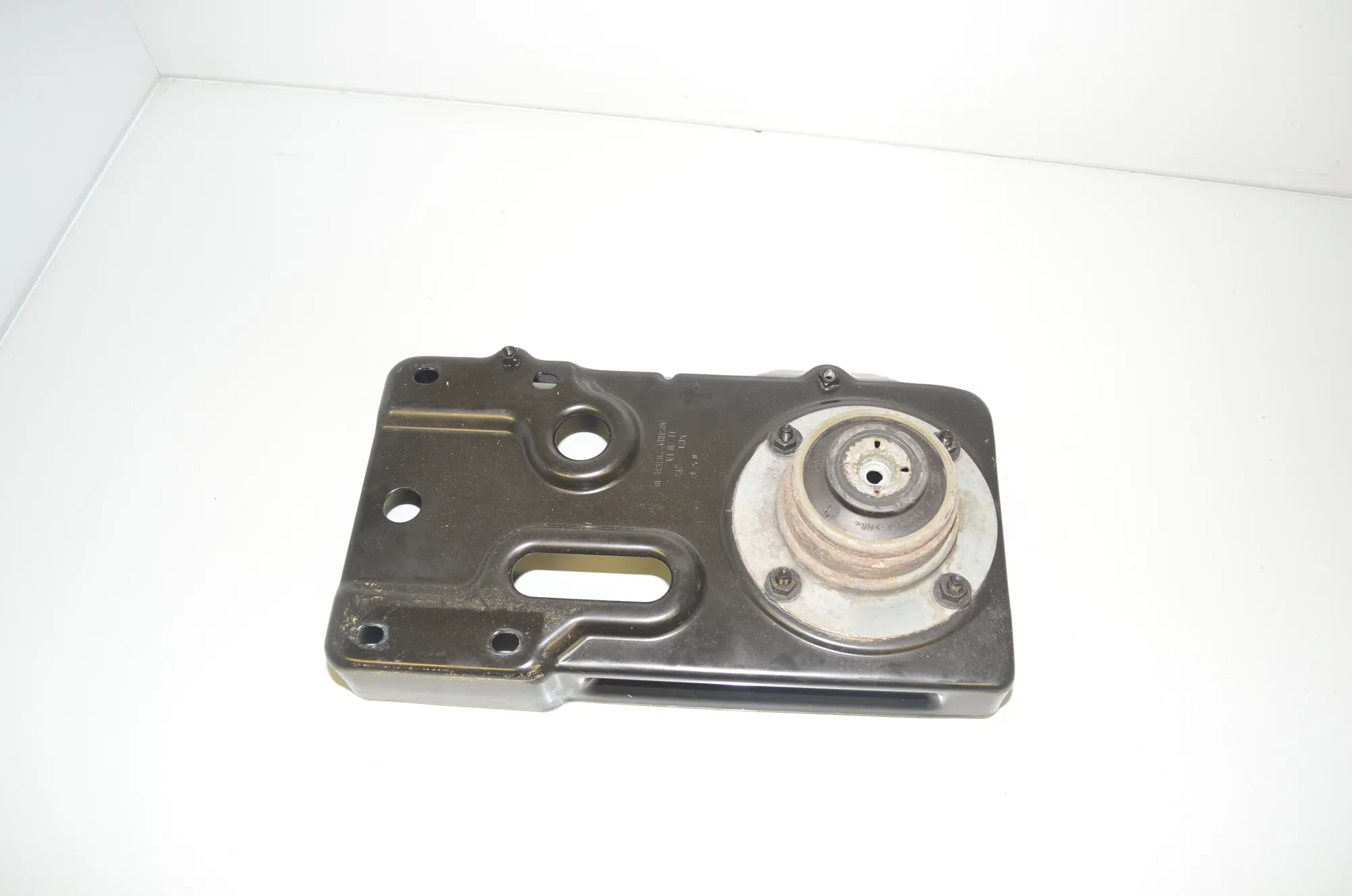 Battery Holder – OEM 7395738 · BMW 4 Cabrio (F33, F83) 420 i 2017 – 3