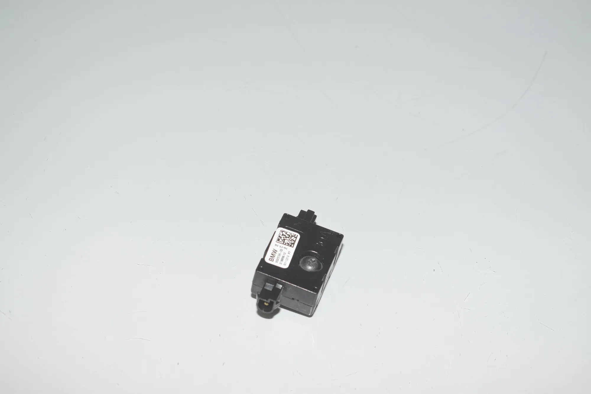 Antenna – OEM 9325724 · BMW 7 (G11, G12) 730 d, Ld 2016 – 2