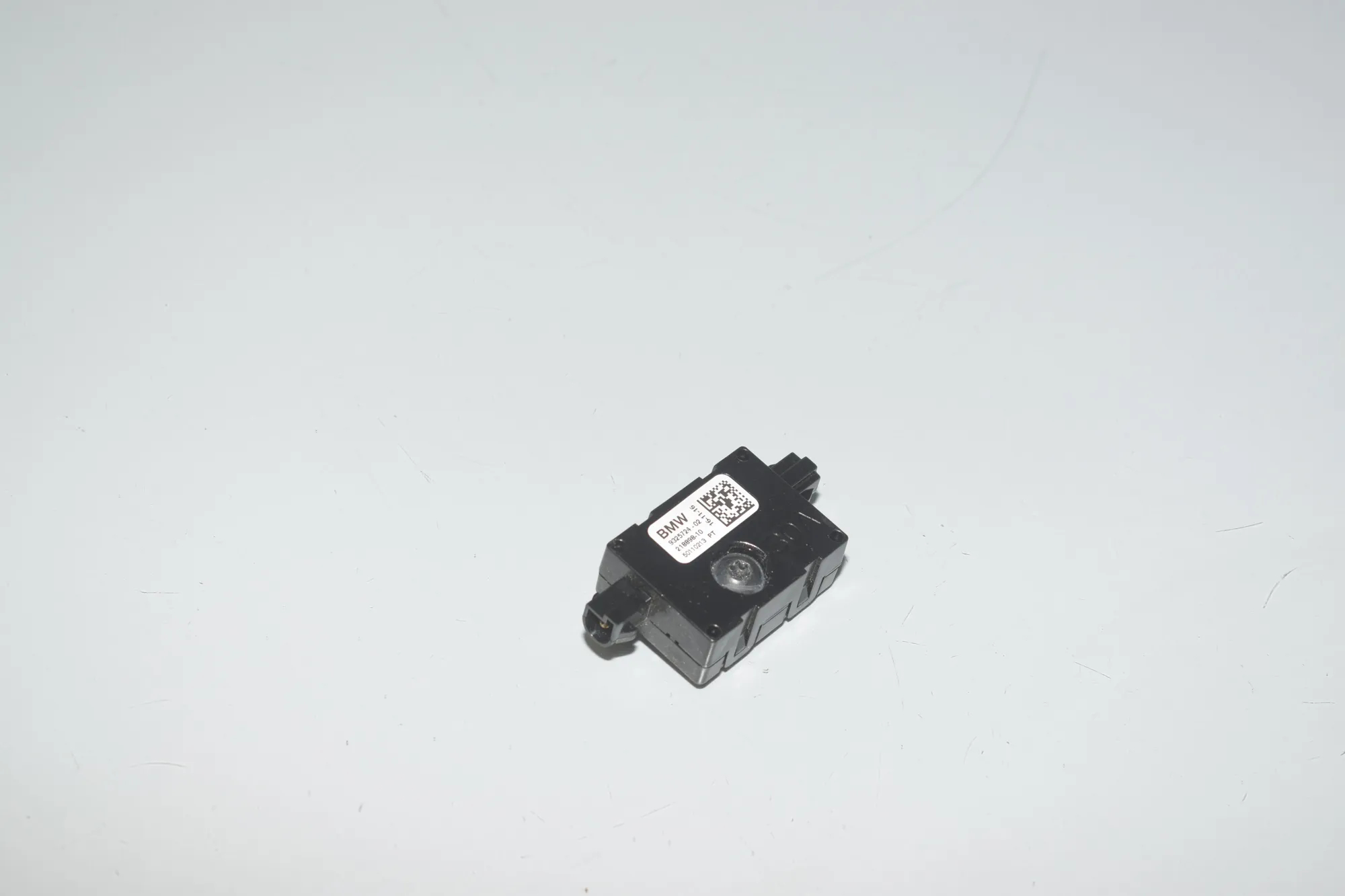 Antenna – OEM 9325724 · BMW 7 (G11, G12) 730 d, Ld 2016 – 2
