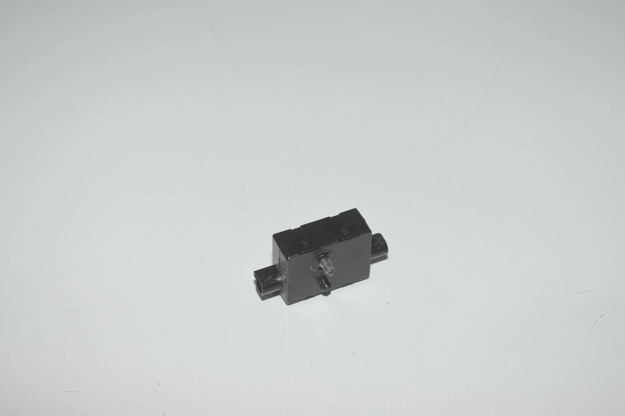 Antenna – OEM 9325724 · BMW 7 (G11, G12) 730 d, Ld 2016 – 3