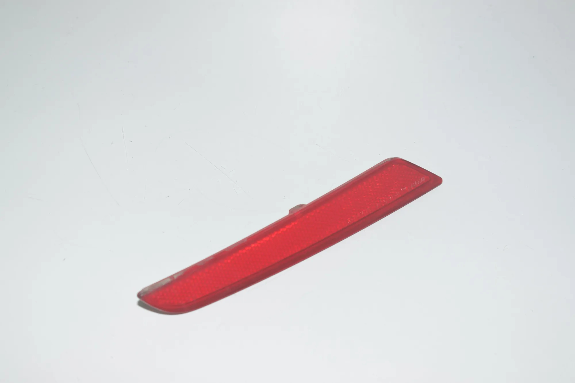 Rear Left Bumper Reflector – OEM 8063197 · BMW 7 (G11, G12) 730 d, Ld 2016 – 2