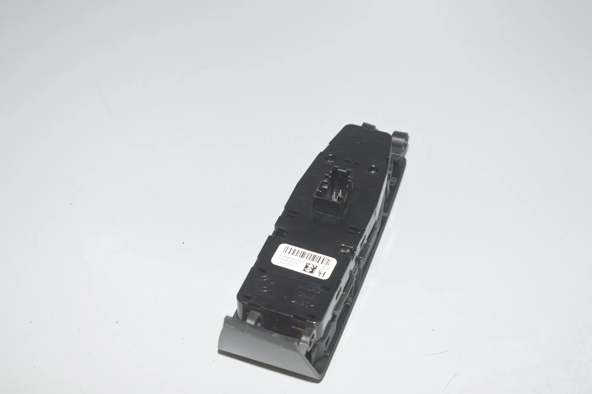 Front Left Door Window Switch – OEM 9382502 · BMW 7 (G11, G12) 730 d, Ld 2016 – 3