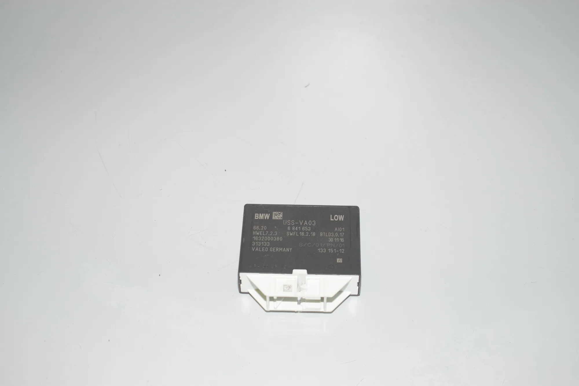 PDC Parking Sensor Control Unit – OEM 6841653 · BMW 7 (G11, G12) 730 d, Ld 2016