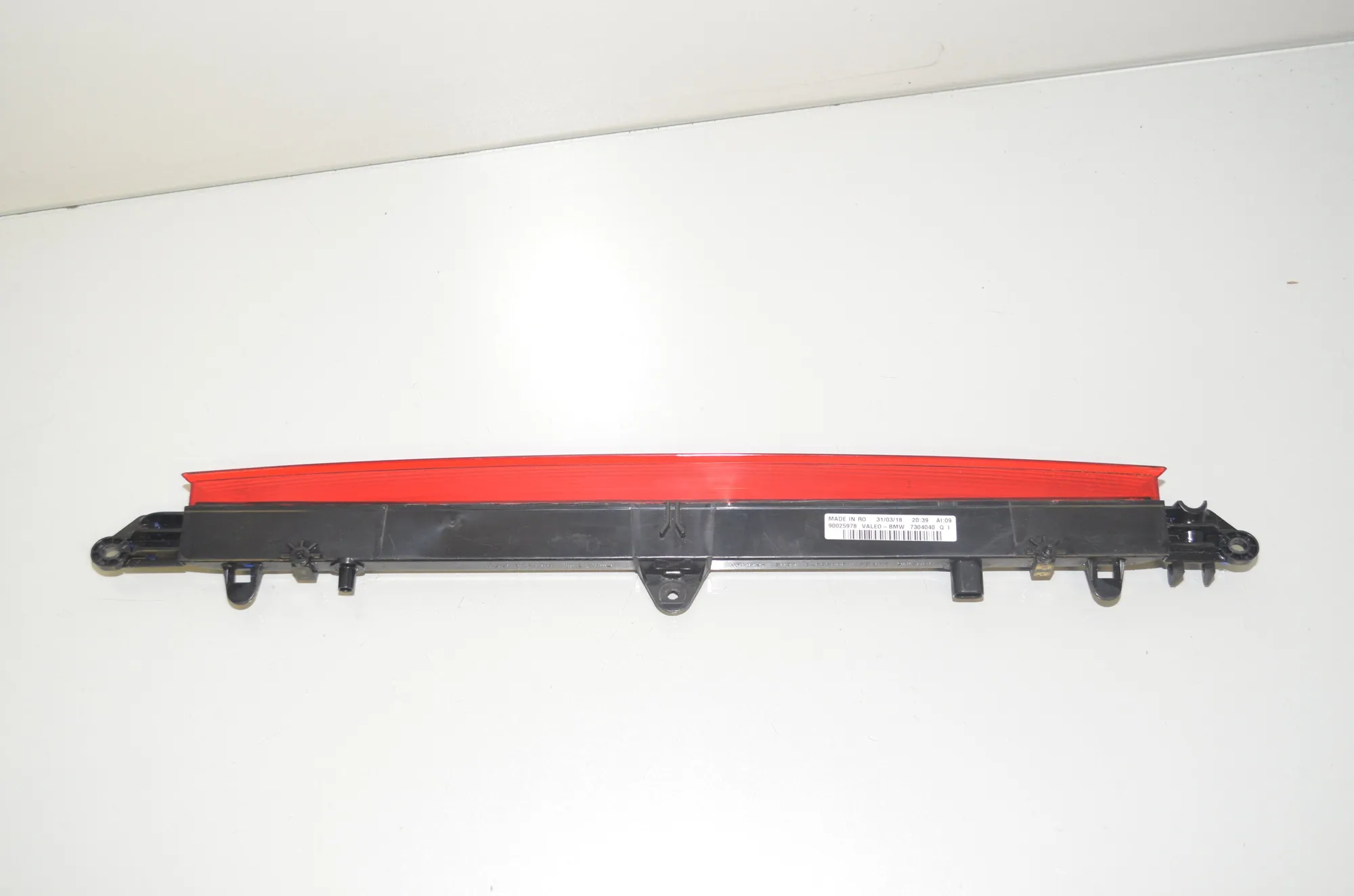 Rear Third Brake Stop Light – OEM 7304040 · BMW i3 (I01) Hybrid 2018 – 4