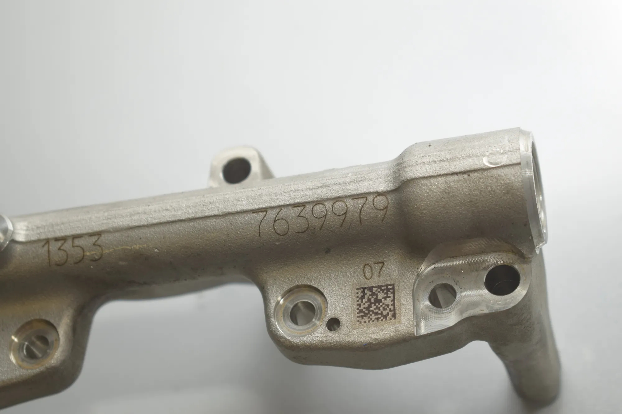 Fuel Rail – OEM 7639979 · BMW 2 Cabrio (F23) 220 i 2017 – 6