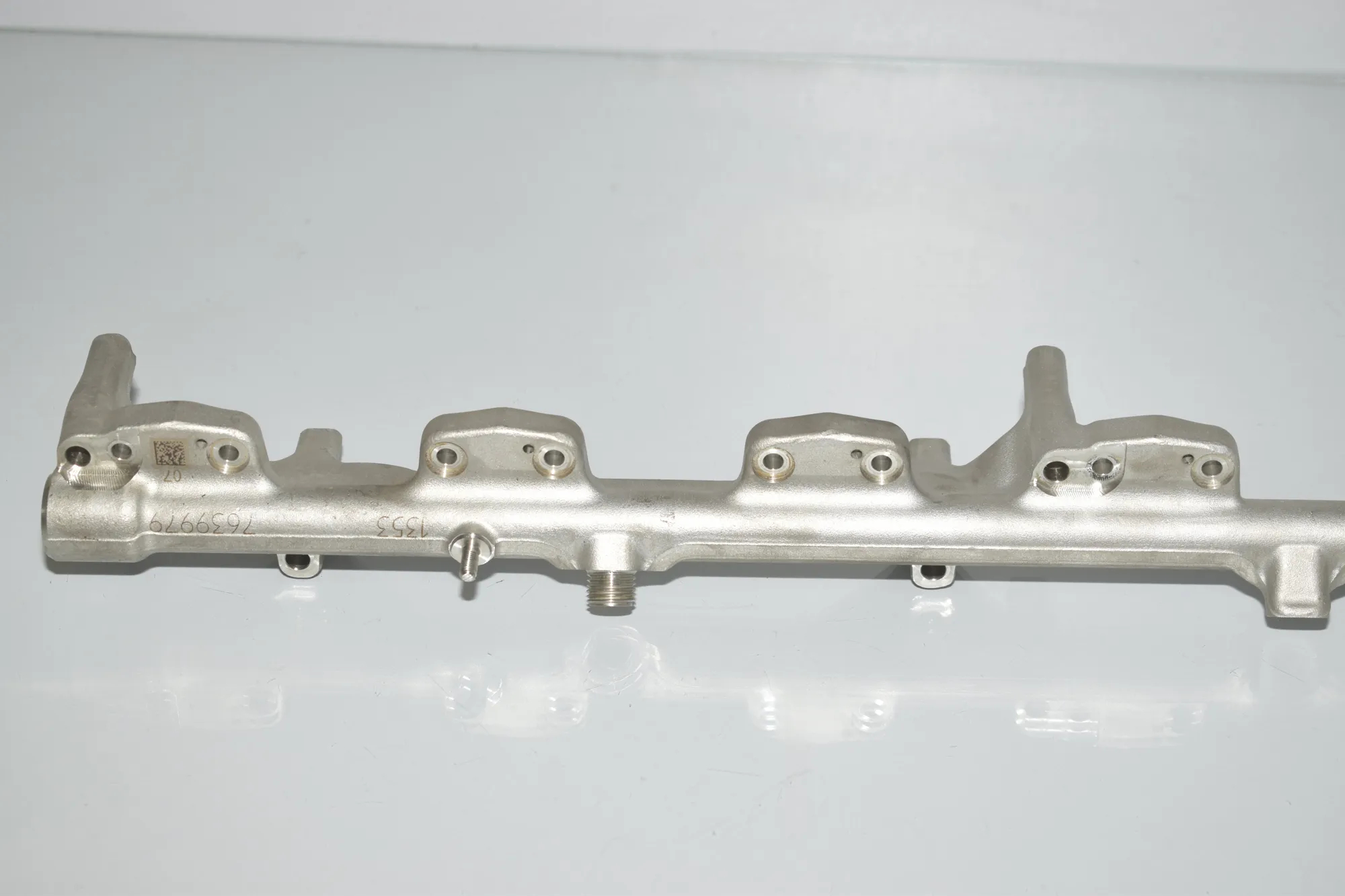 Fuel Rail – OEM 7639979 · BMW 2 Cabrio (F23) 220 i 2017