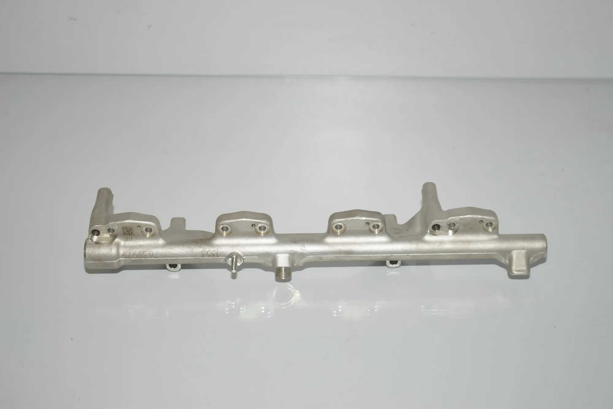 Fuel Rail – OEM 7639979 · BMW 2 Cabrio (F23) 220 i 2017 – 2