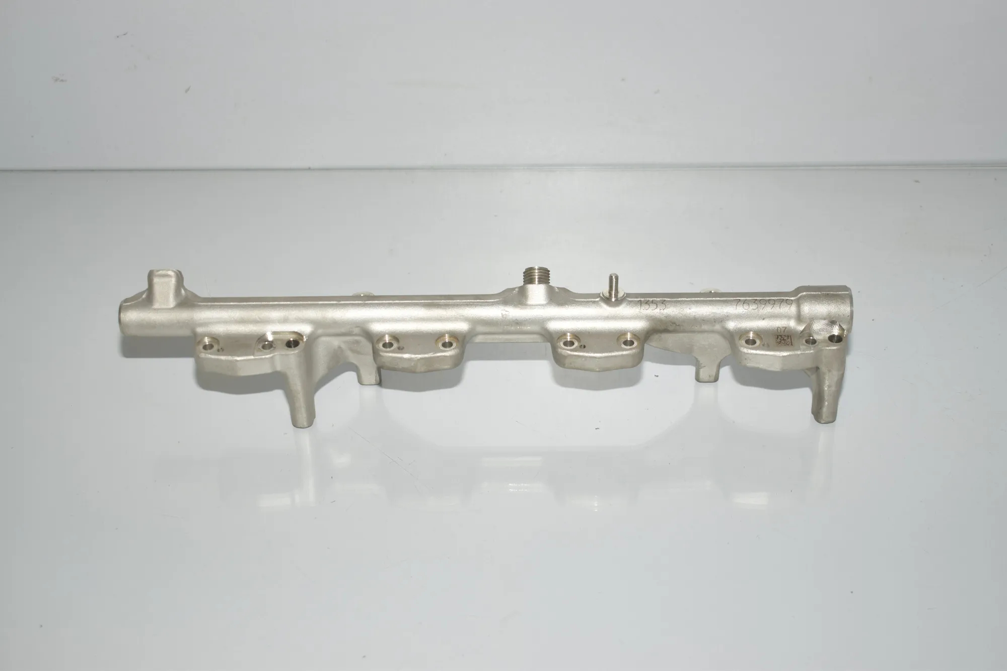 Fuel Rail – OEM 7639979 · BMW 2 Cabrio (F23) 220 i 2017 – 5