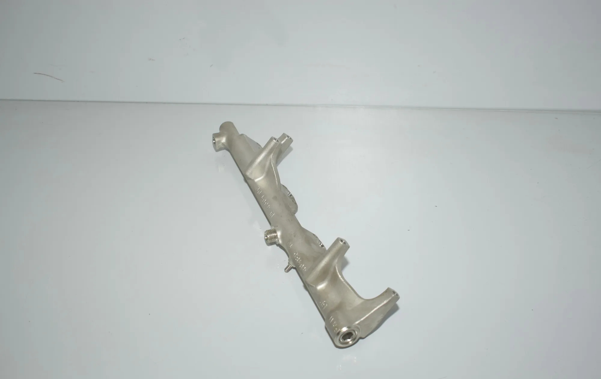 Fuel Rail – OEM 7639979 · BMW 2 Cabrio (F23) 220 i 2017 – 4